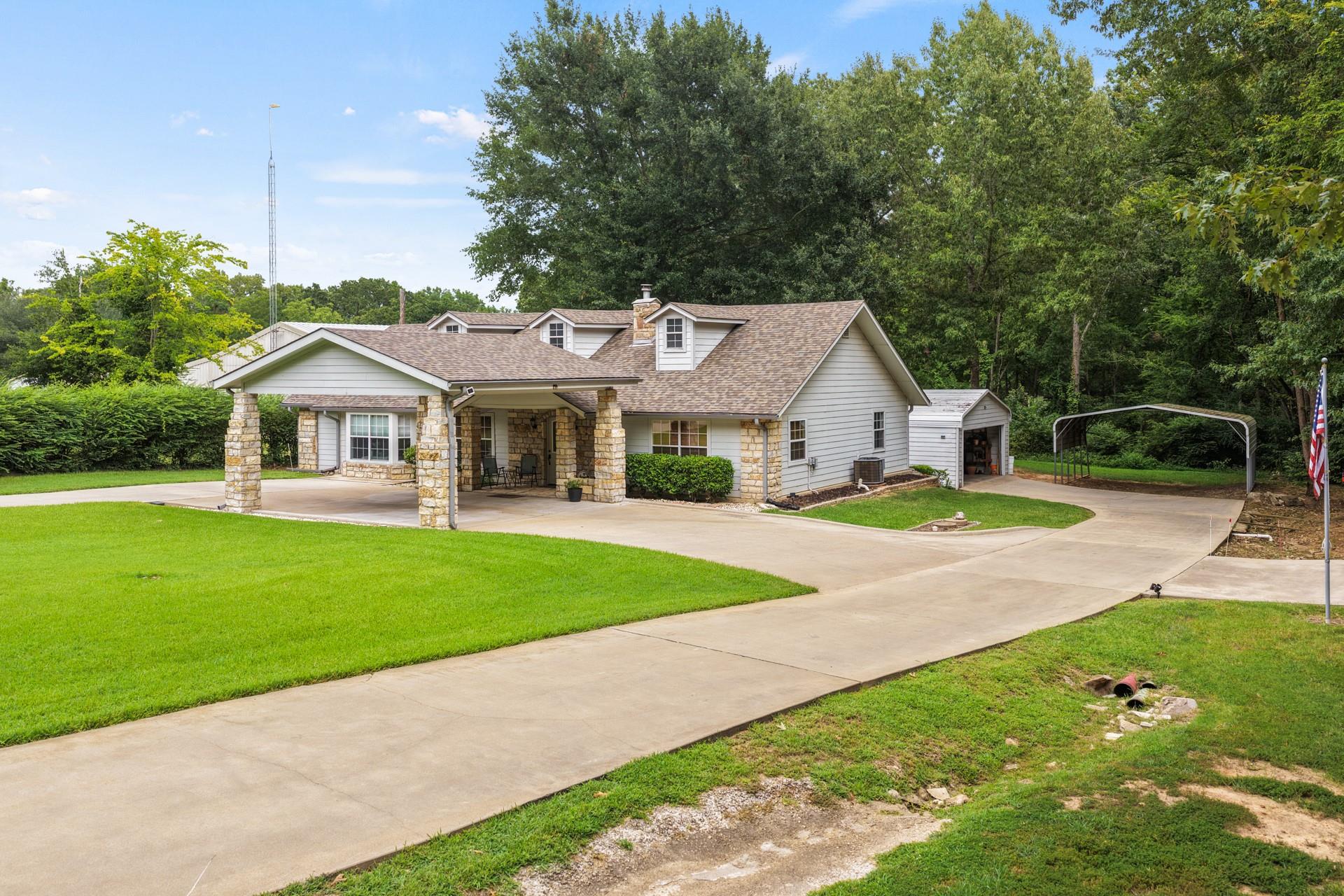 main property photo 3