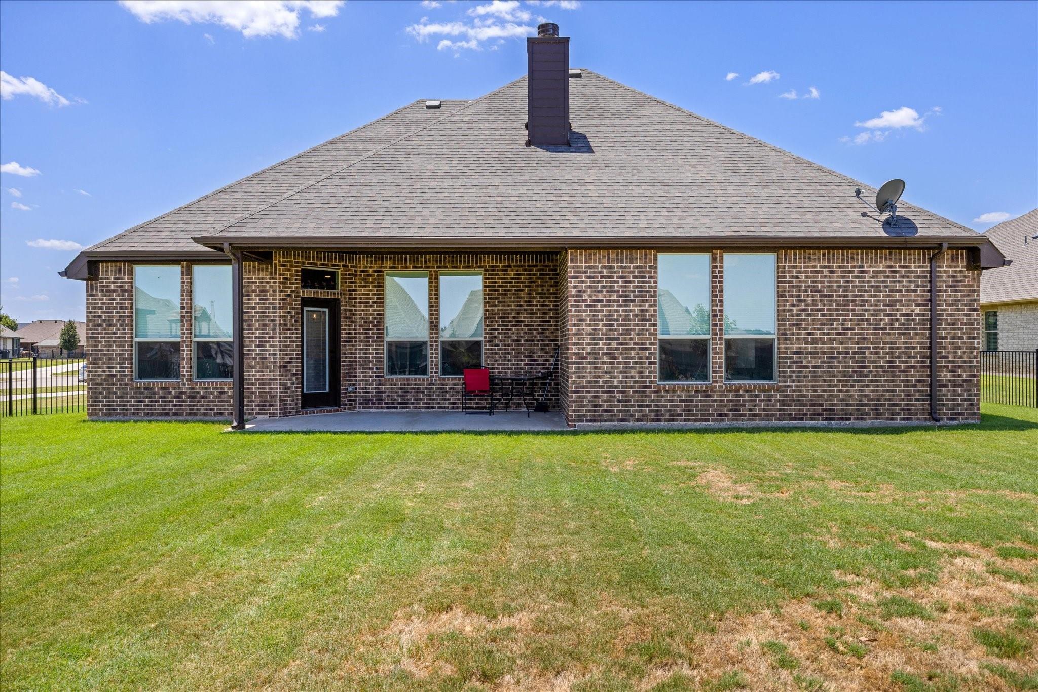 main property photo 32