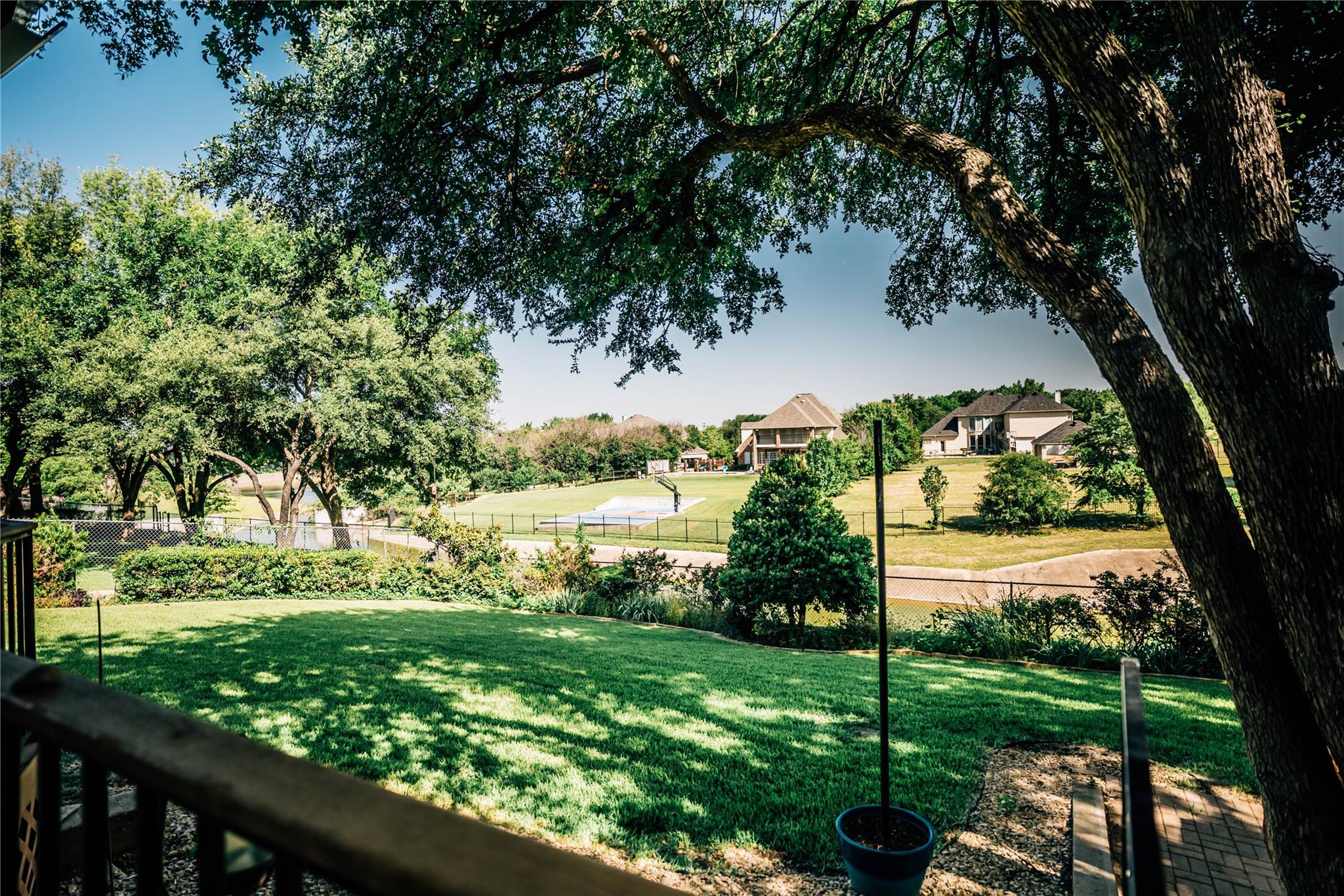 main property photo 23