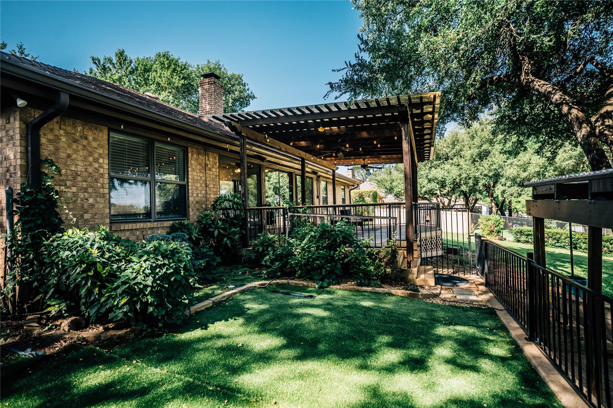 main property photo 30