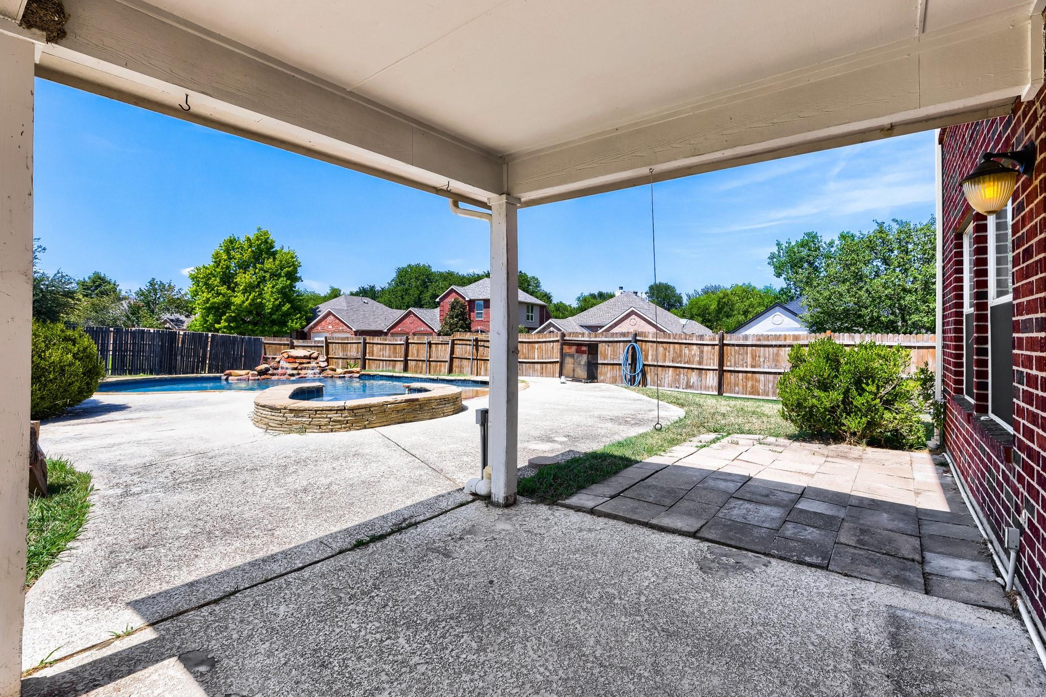 main property photo 25