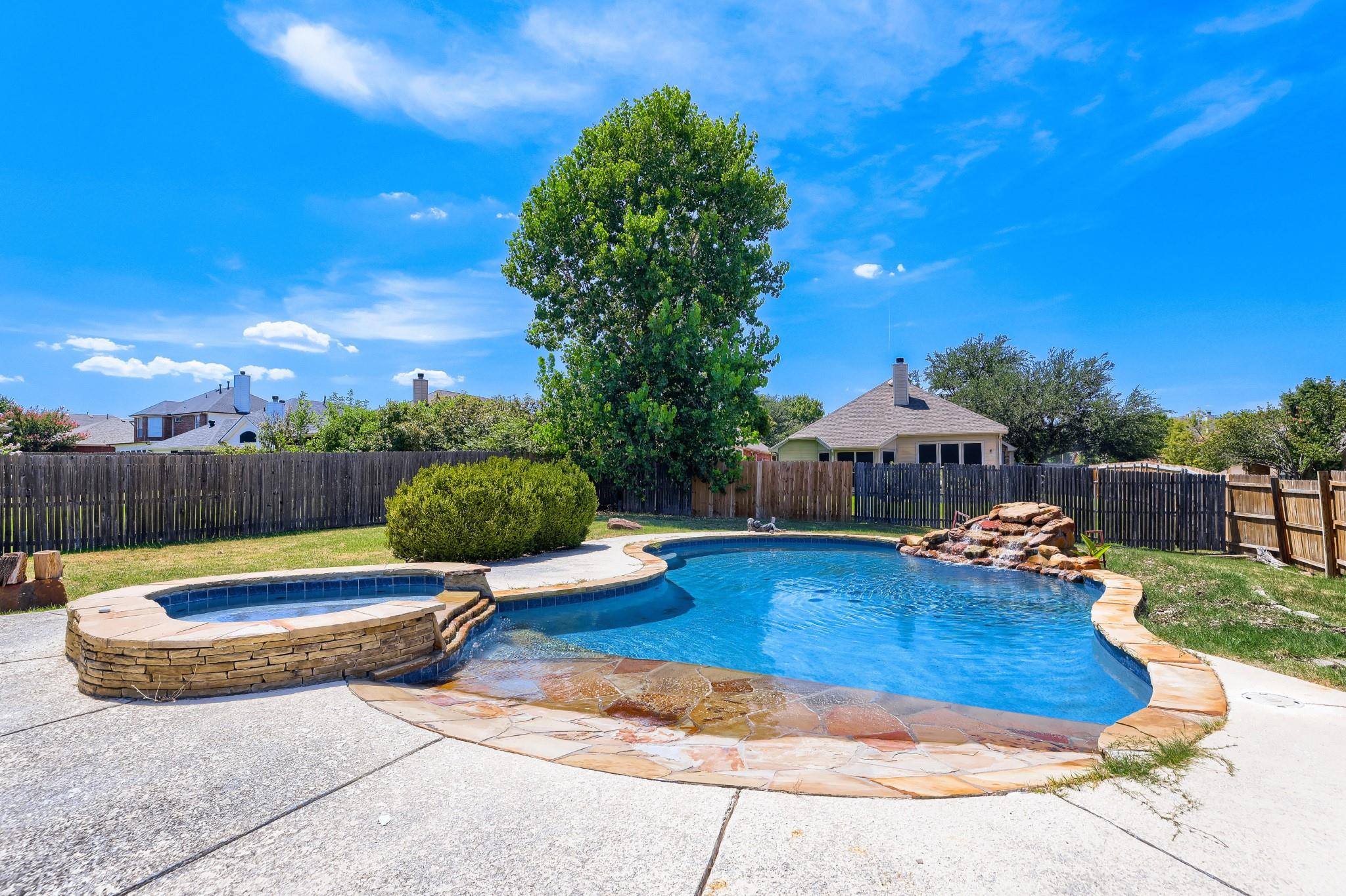 main property photo 26