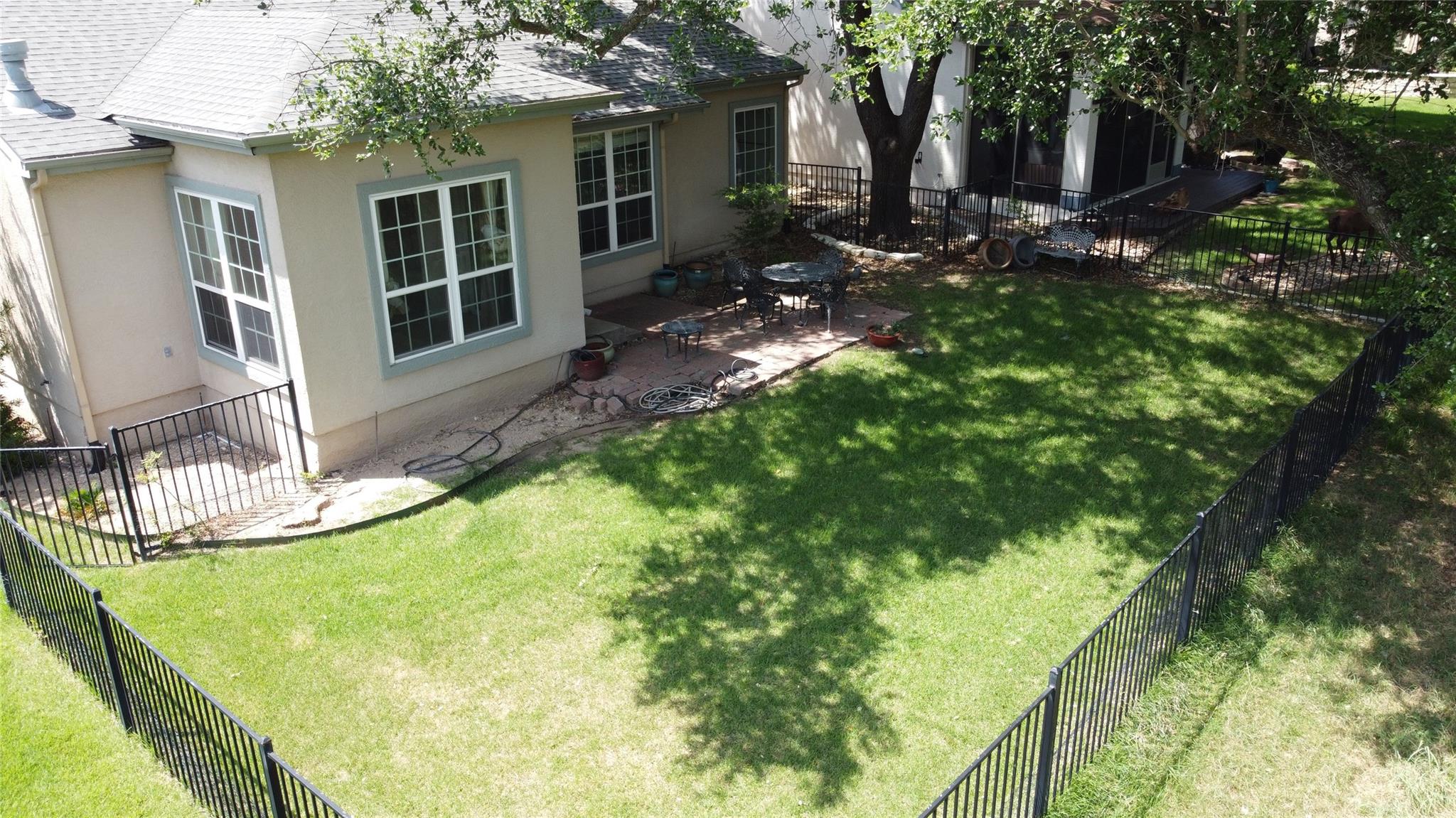 main property photo 18
