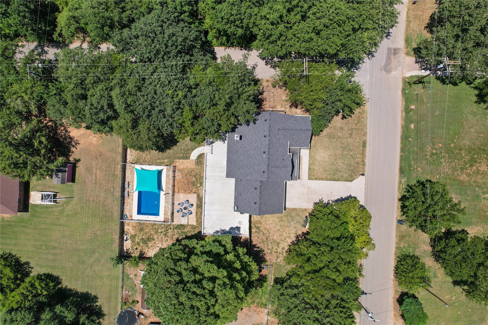 main property photo 34