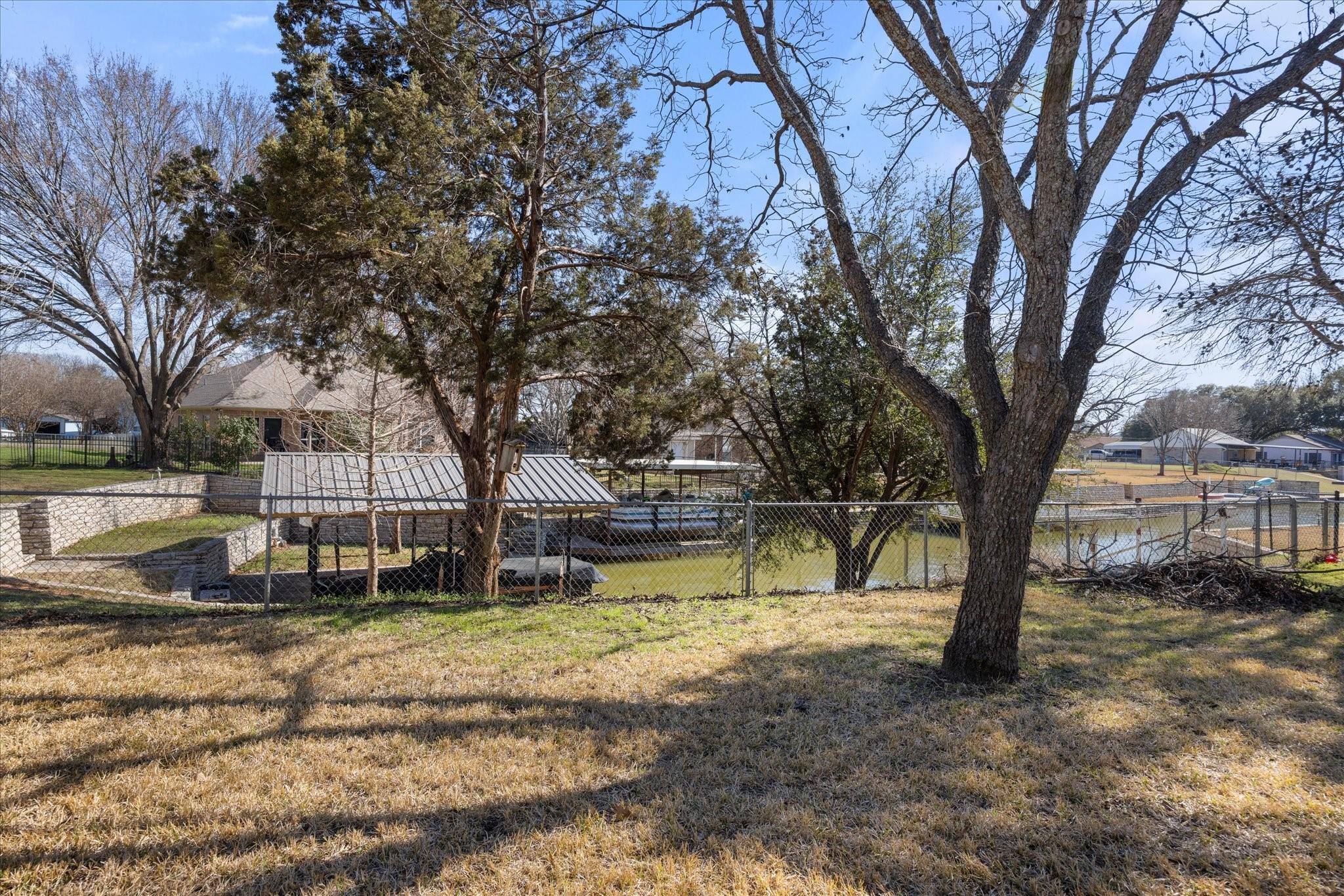 main property photo 31
