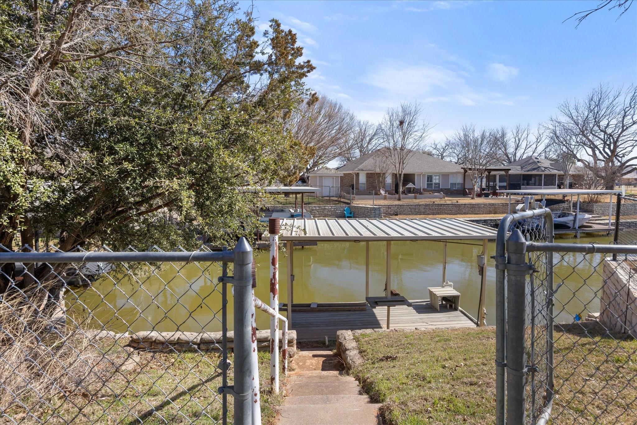 main property photo 32
