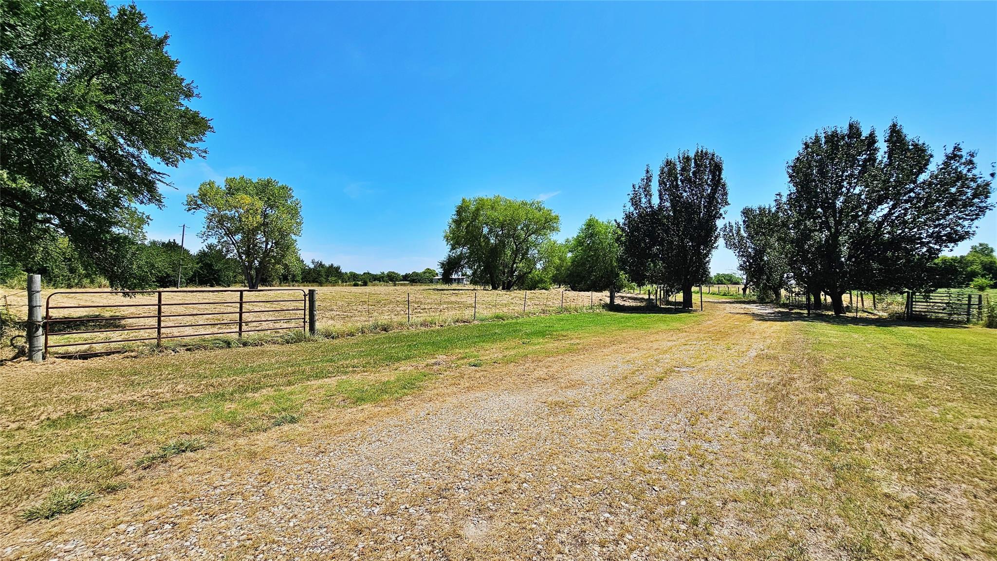 main property photo 29