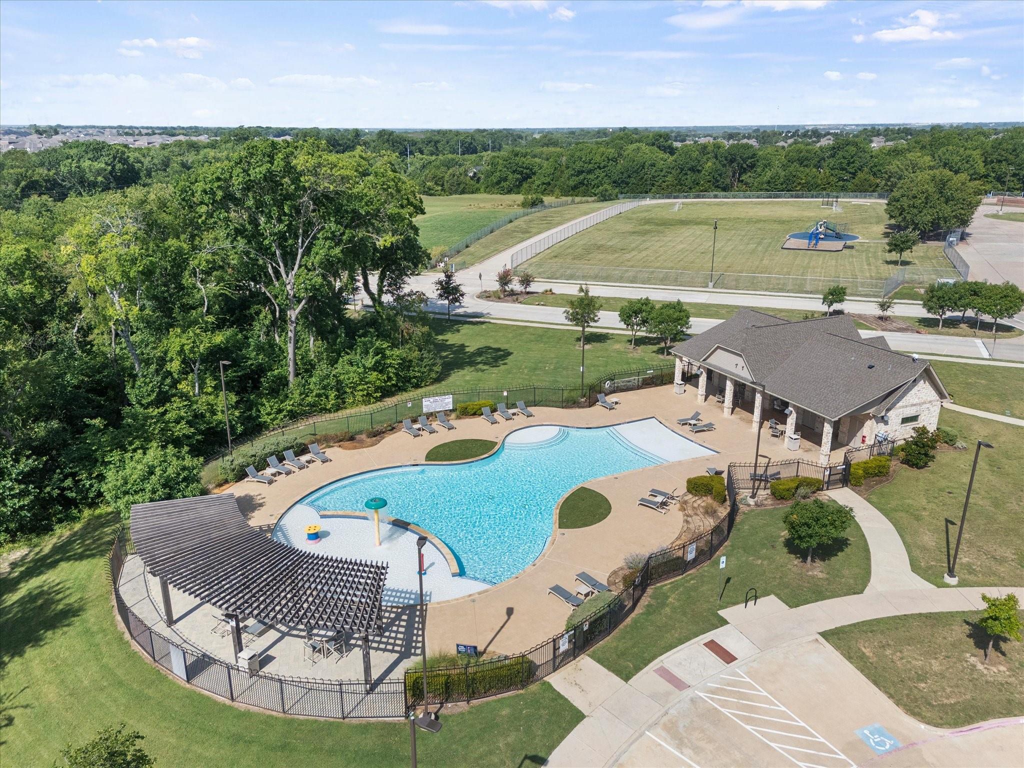 main property photo 32