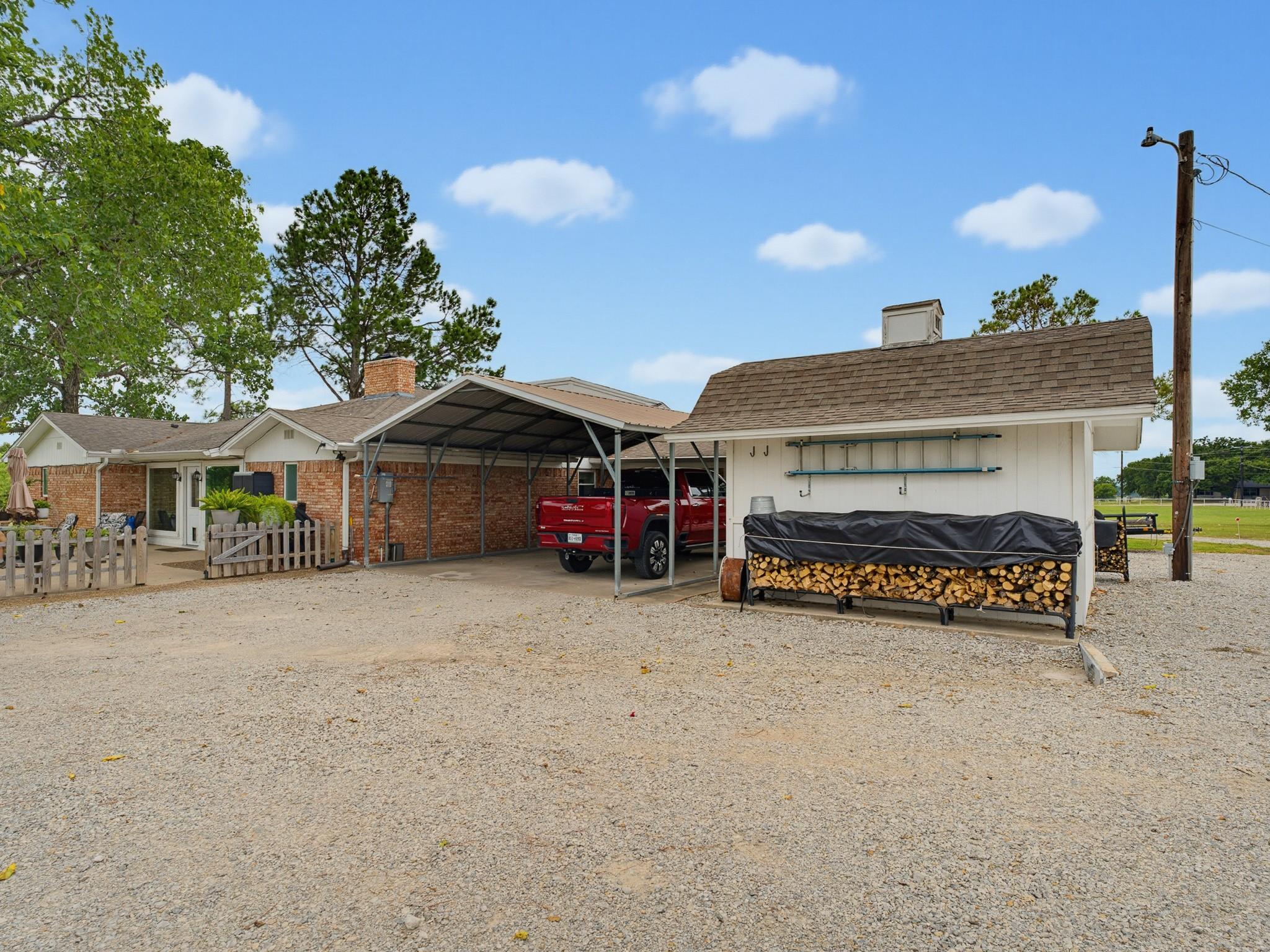 main property photo 37