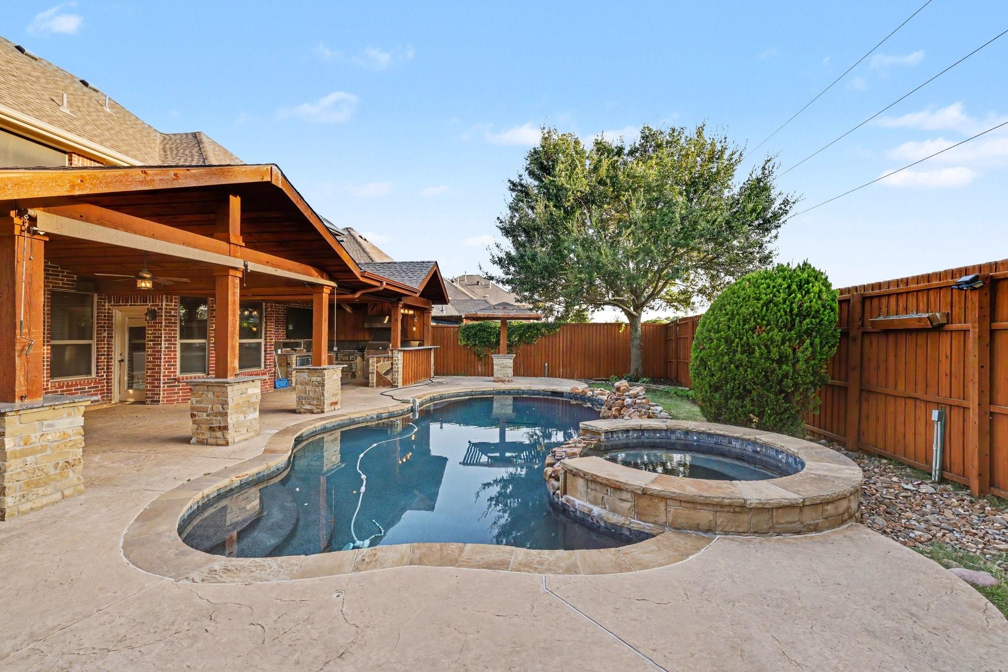 main property photo 31