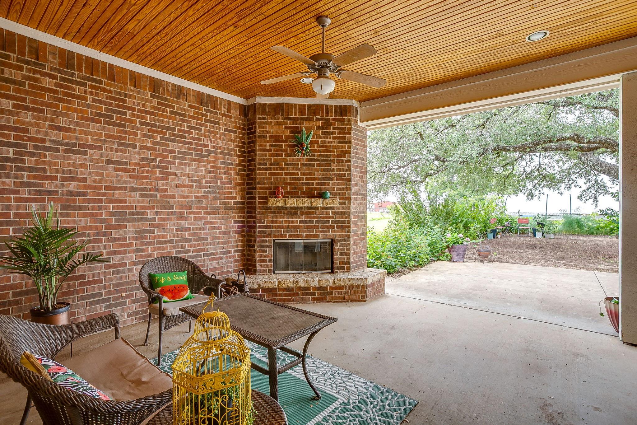 main property photo 28