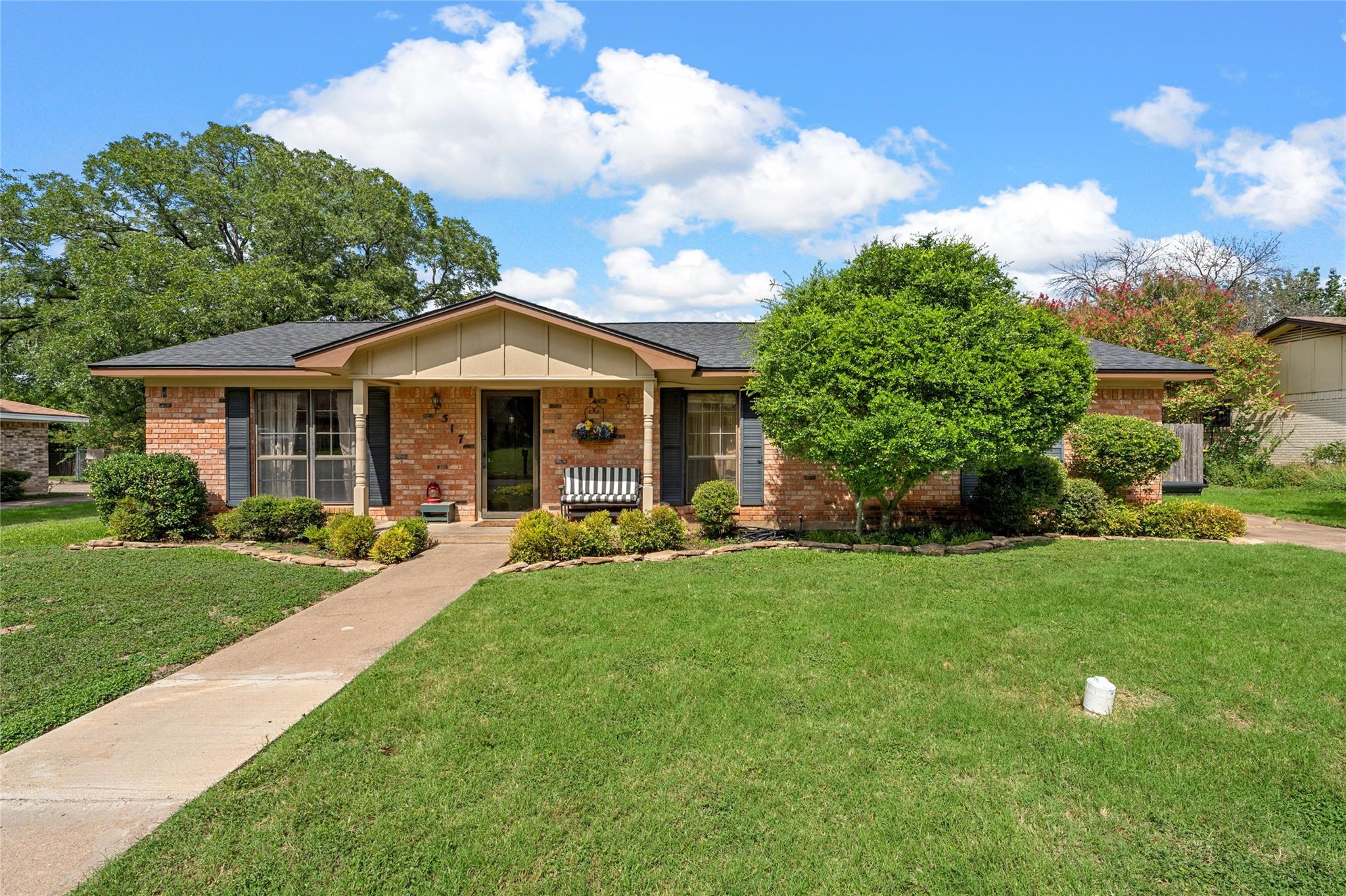 main property photo 23
