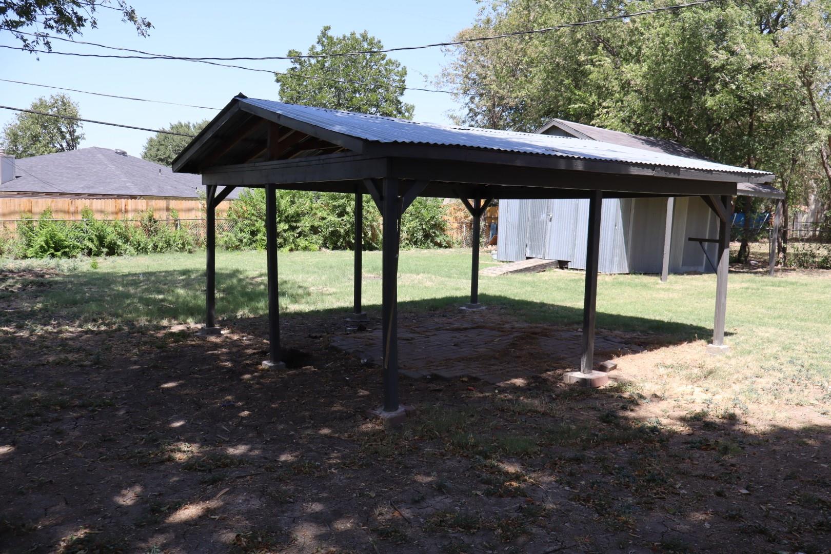 main property photo 28