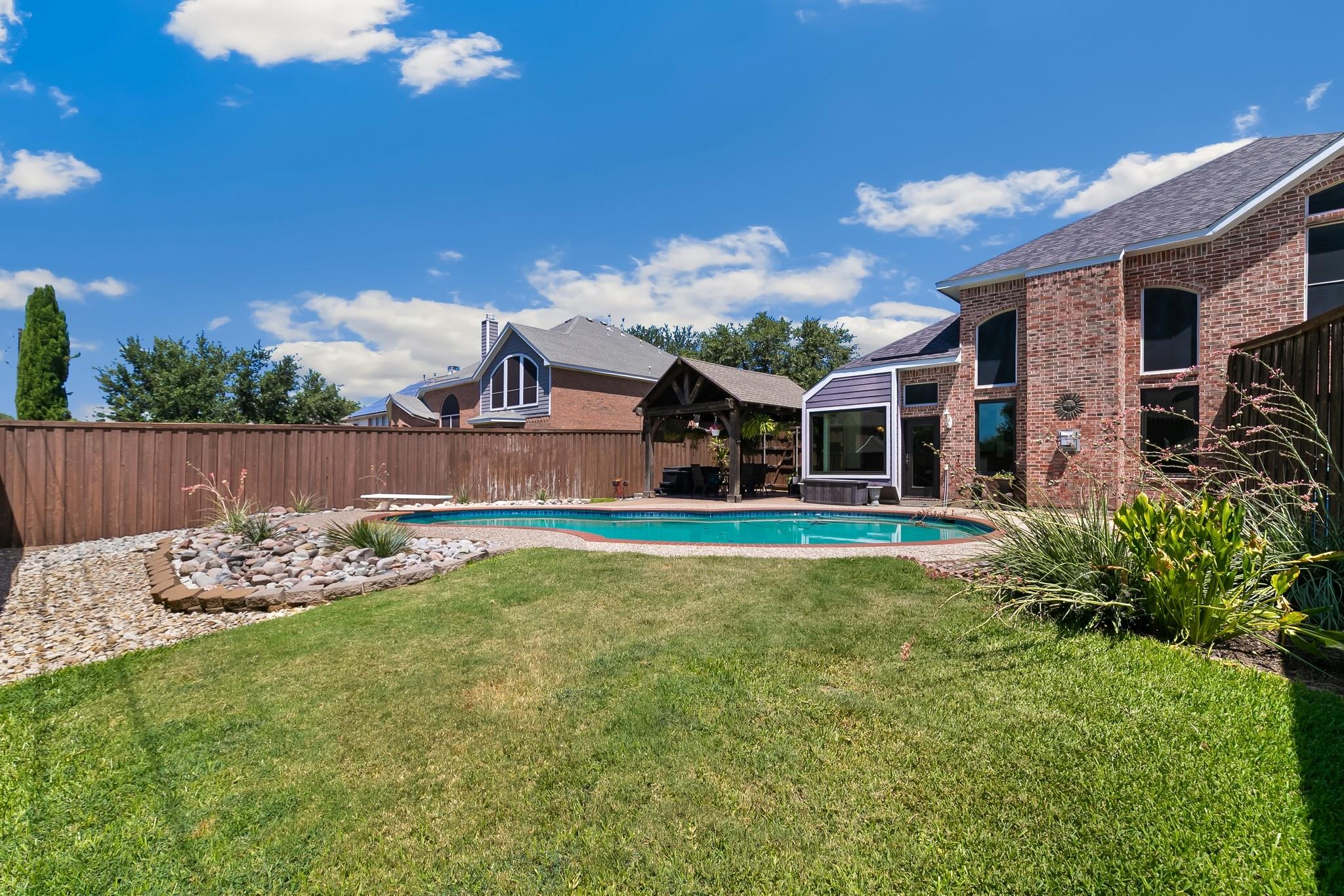 main property photo 24