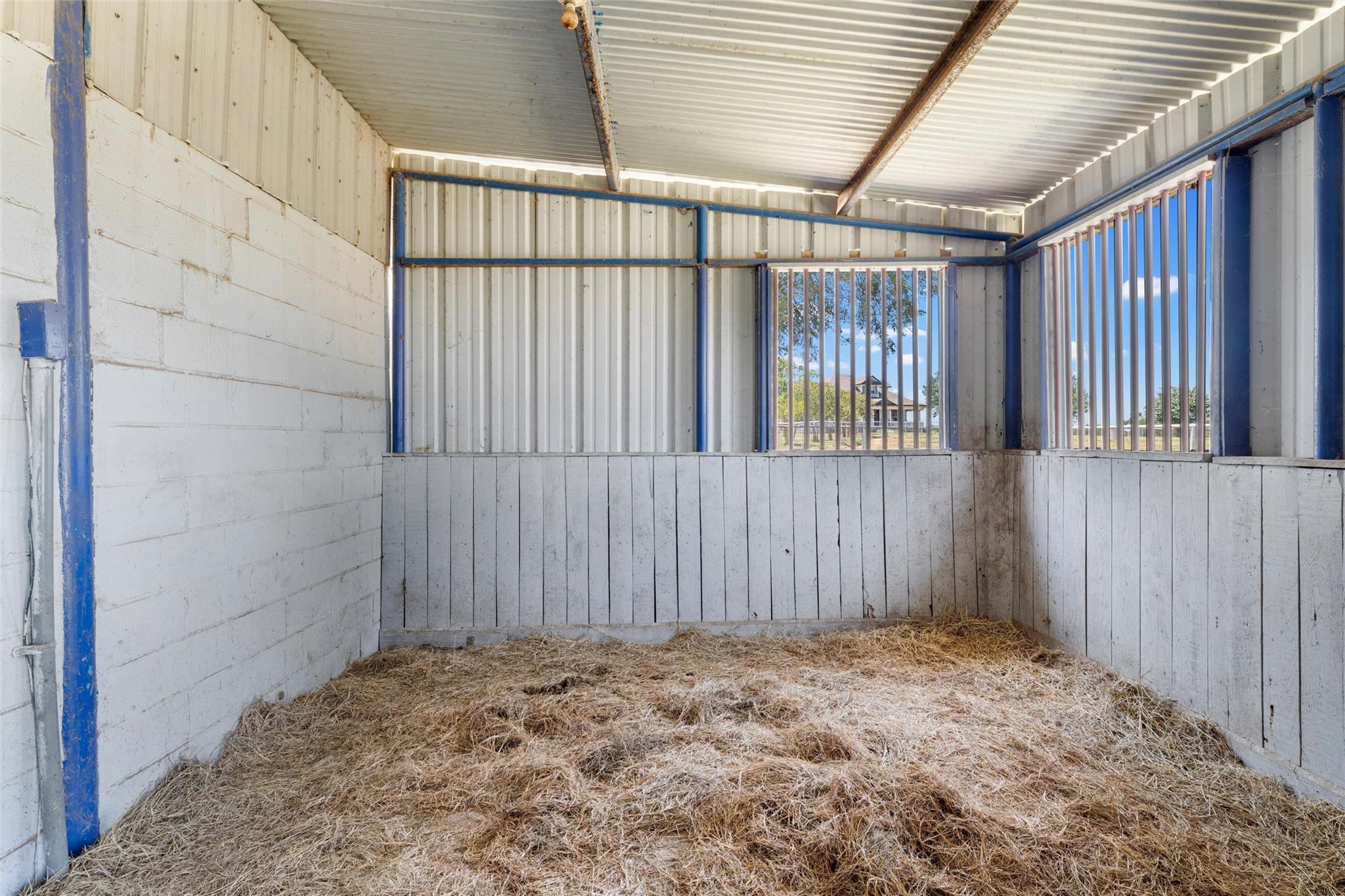 main property photo 29