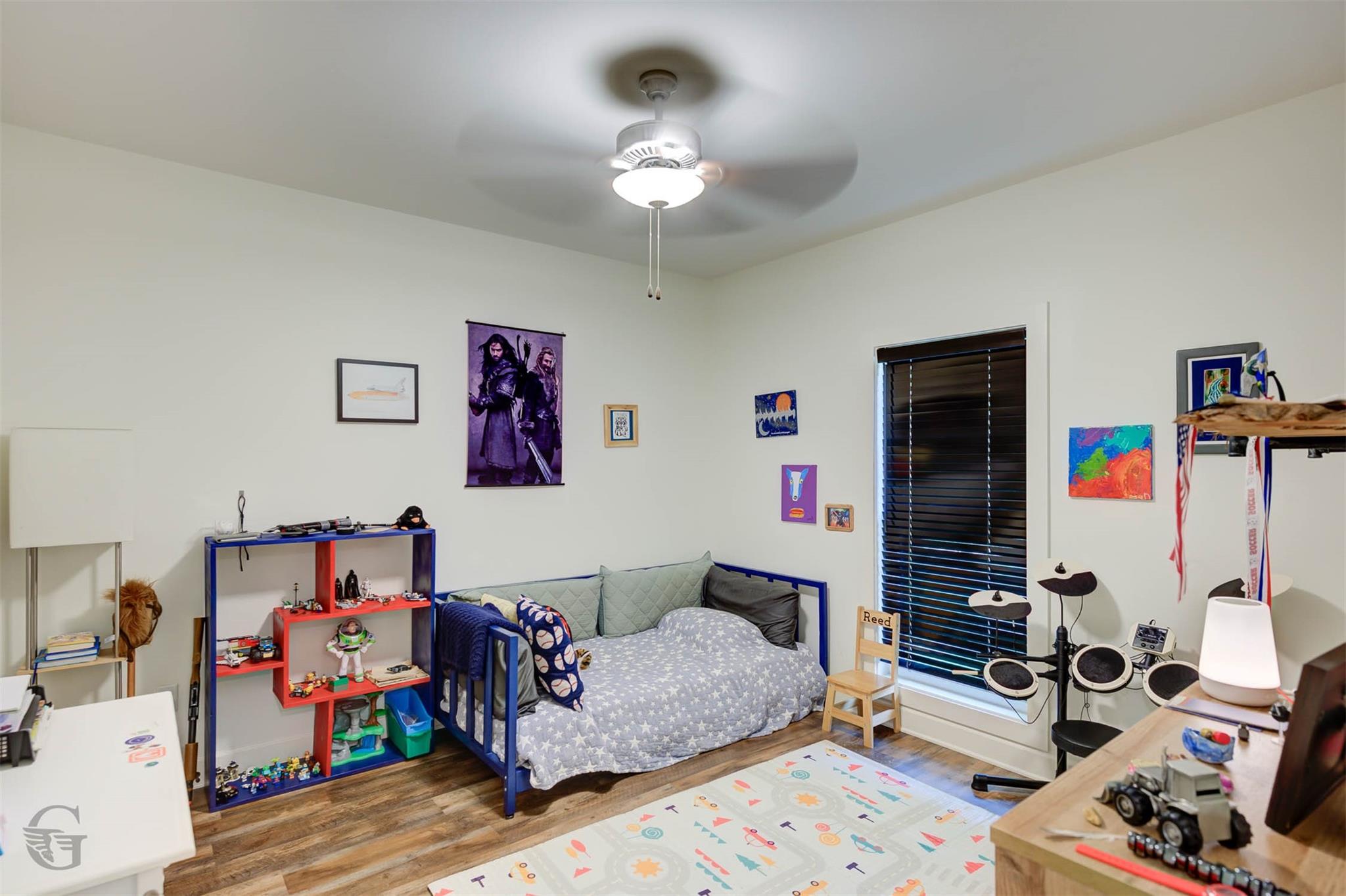 main property photo 17