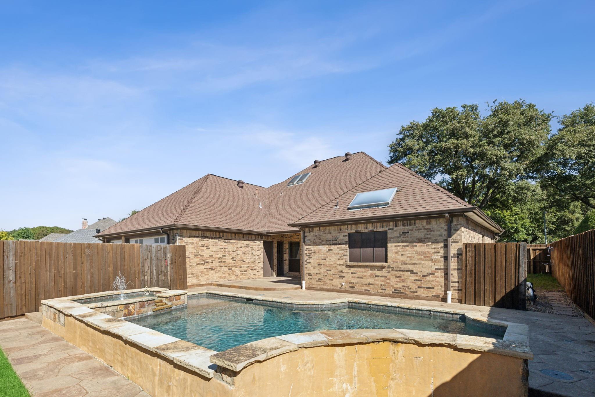 main property photo 22