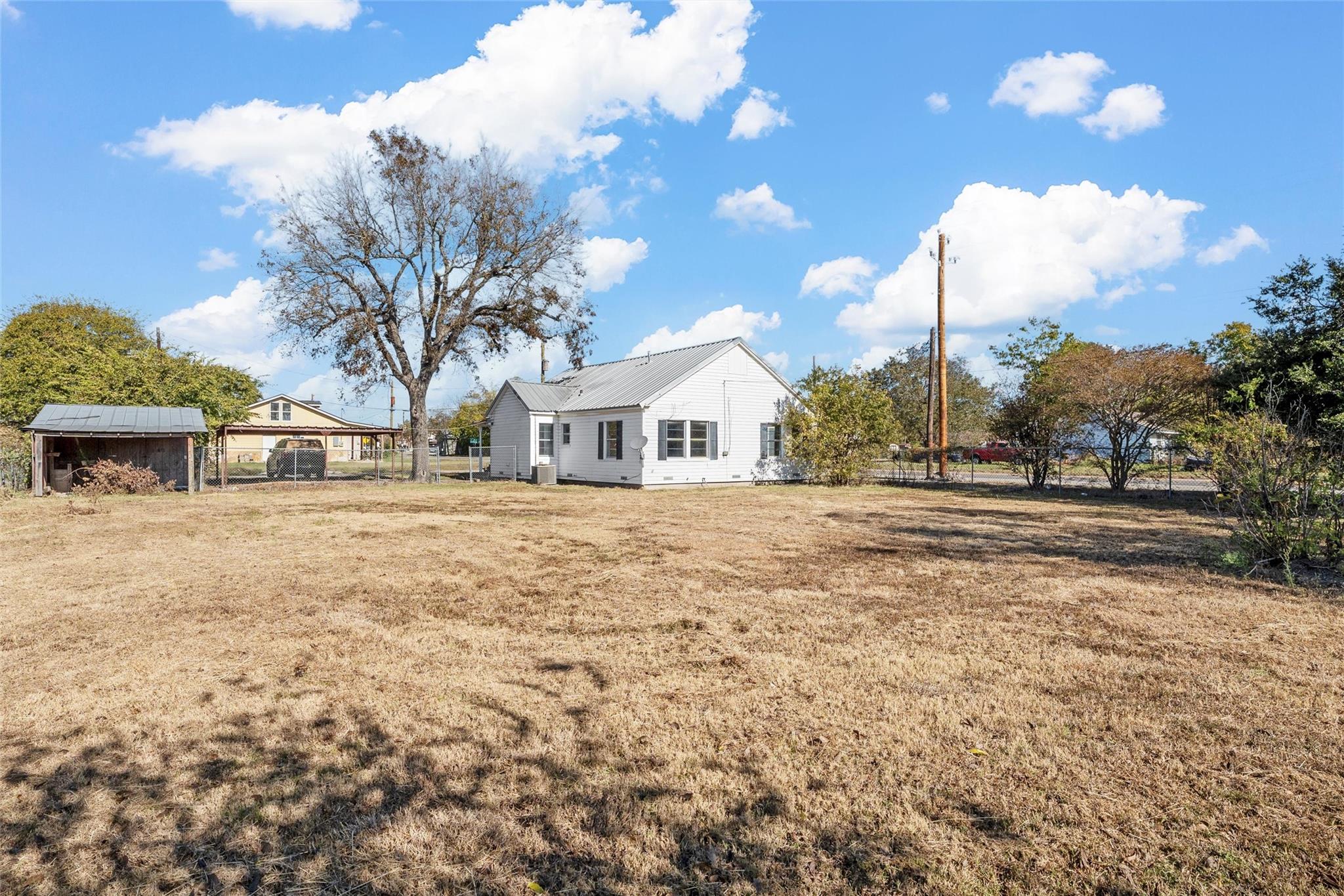 main property photo 12