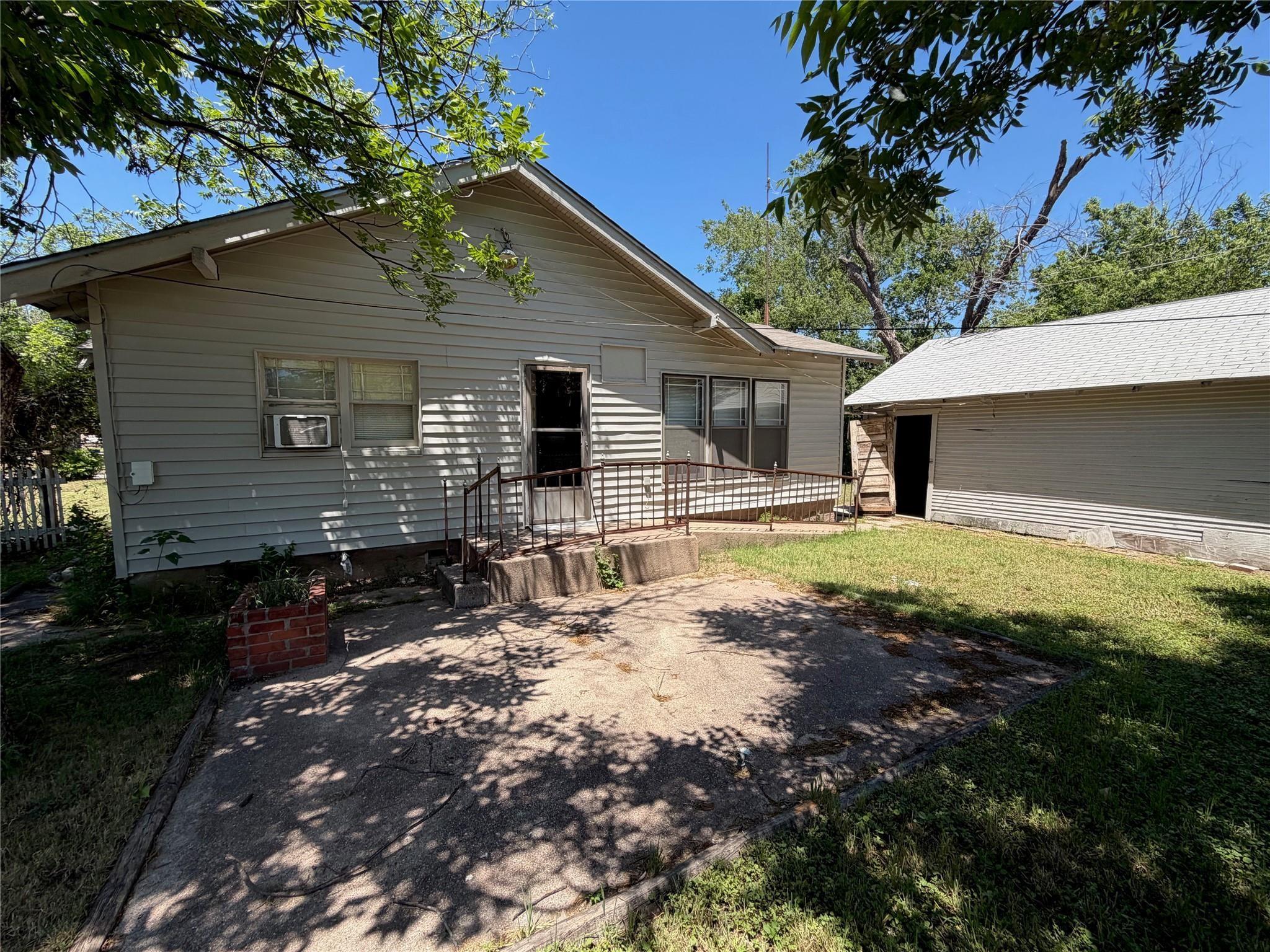 main property photo 12