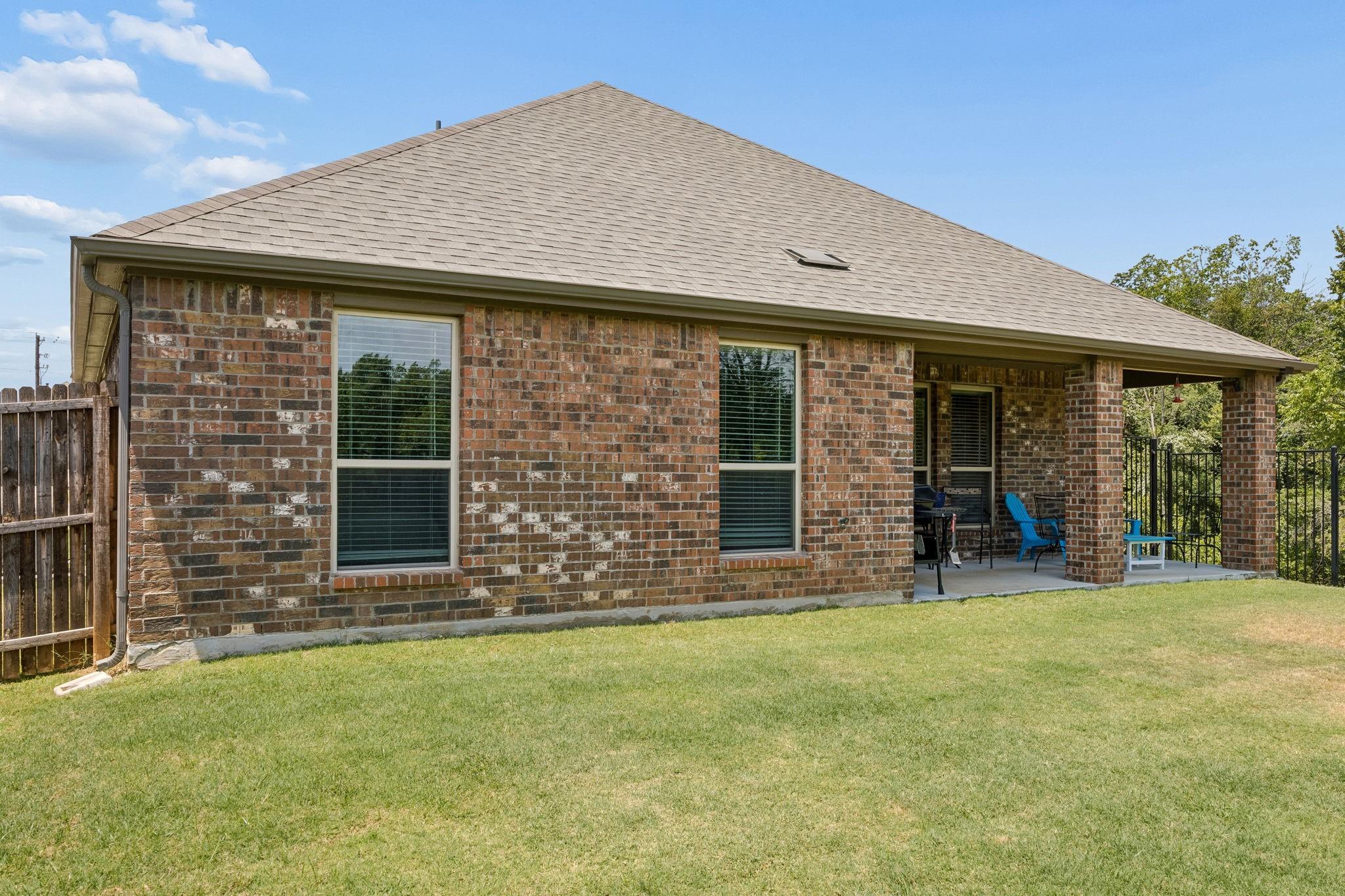main property photo 30