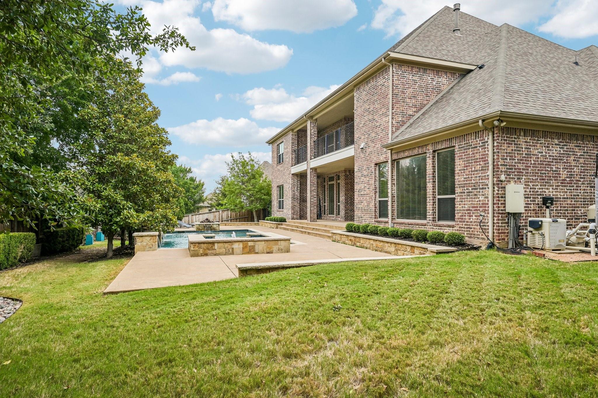 main property photo 8