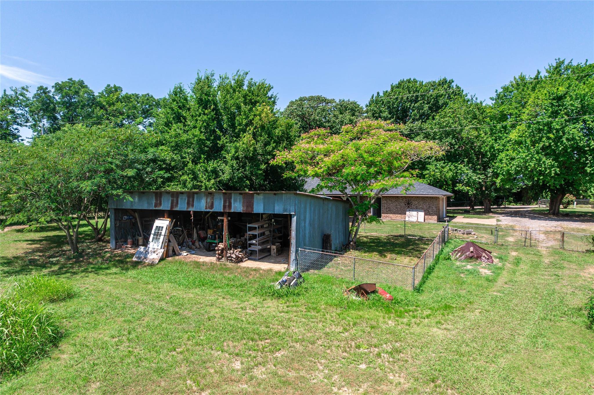 main property photo 9