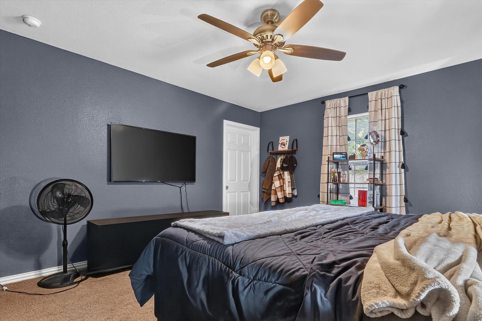 main property photo 14