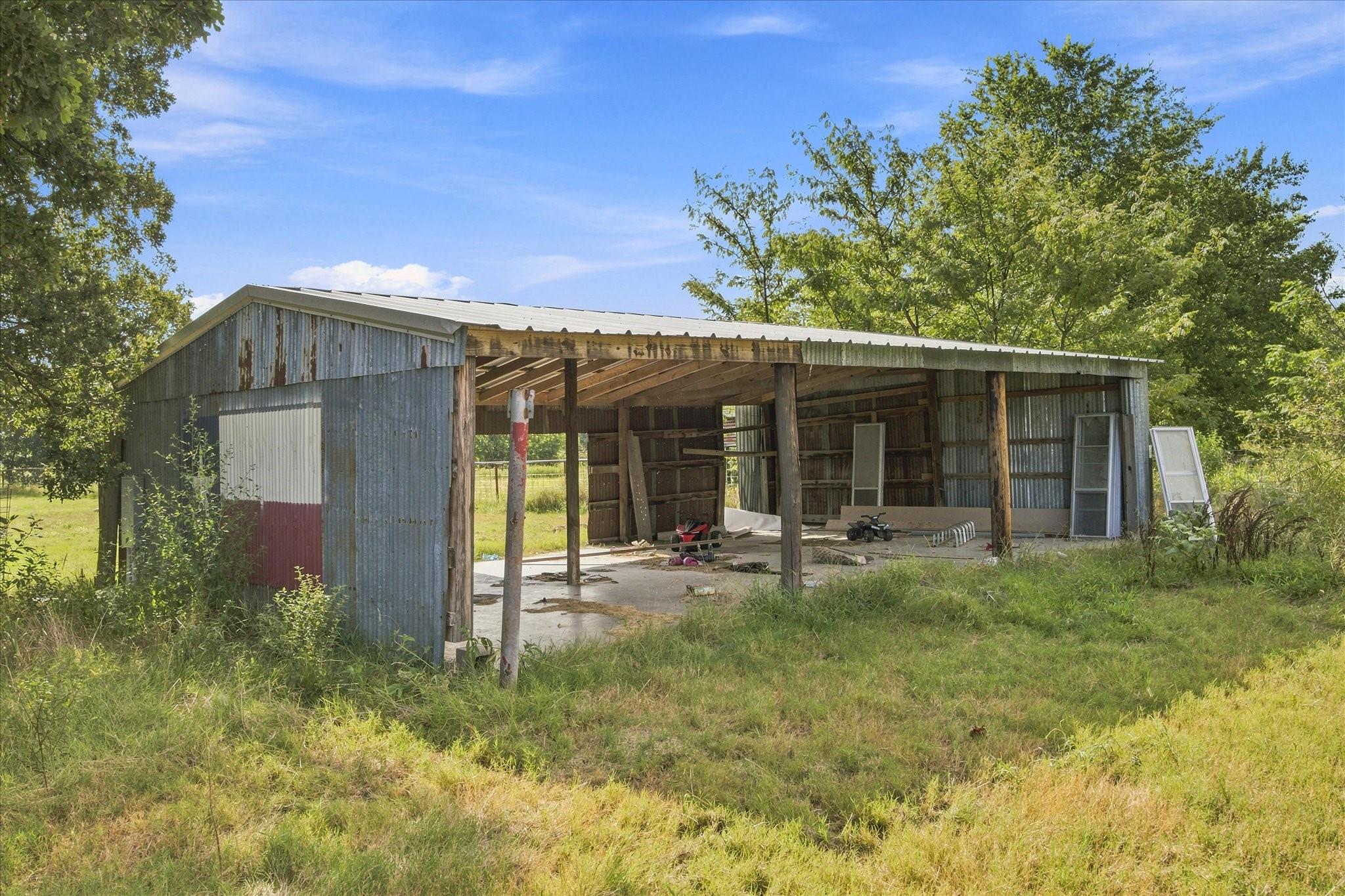 main property photo 16