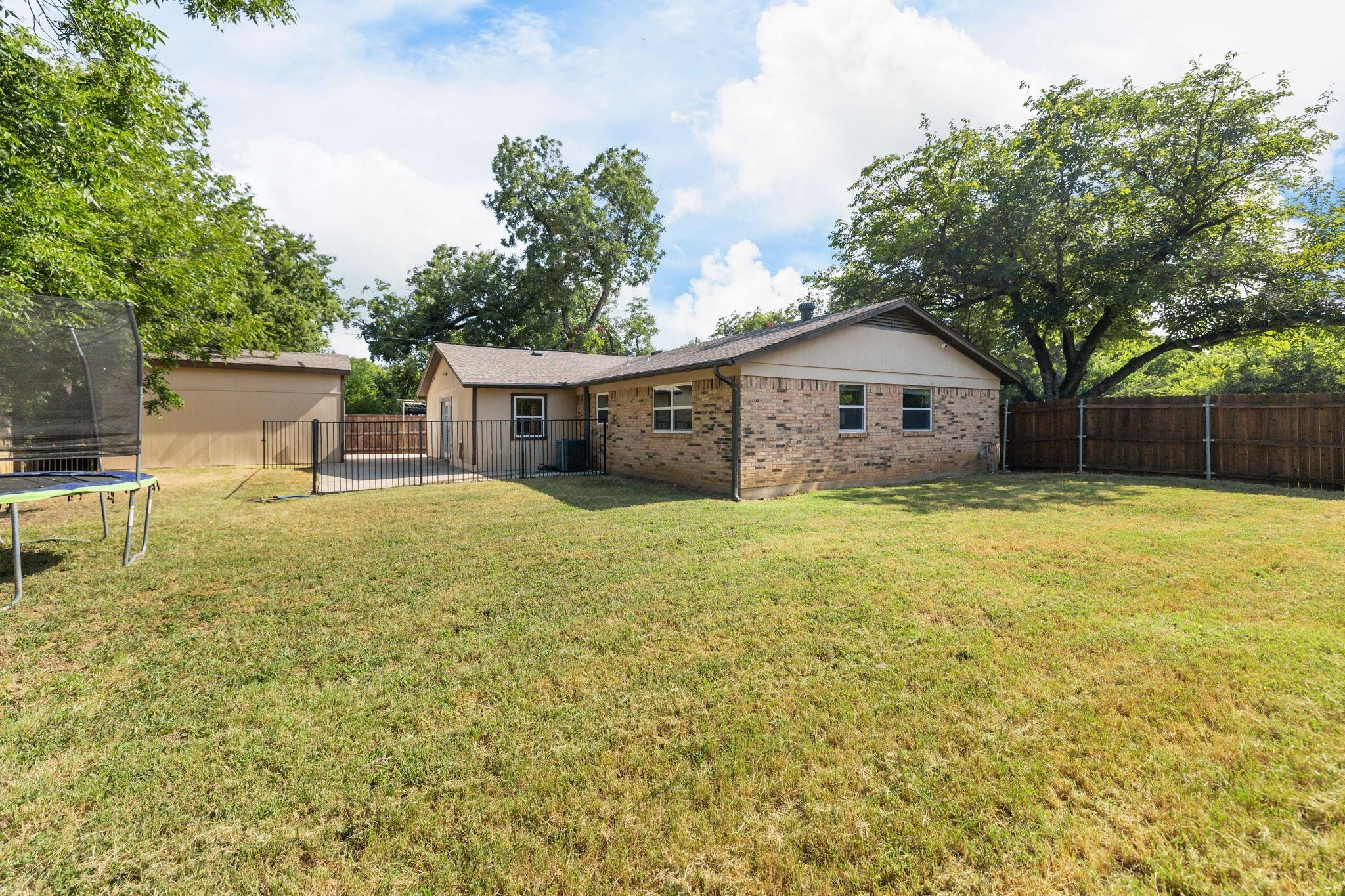 main property photo 33