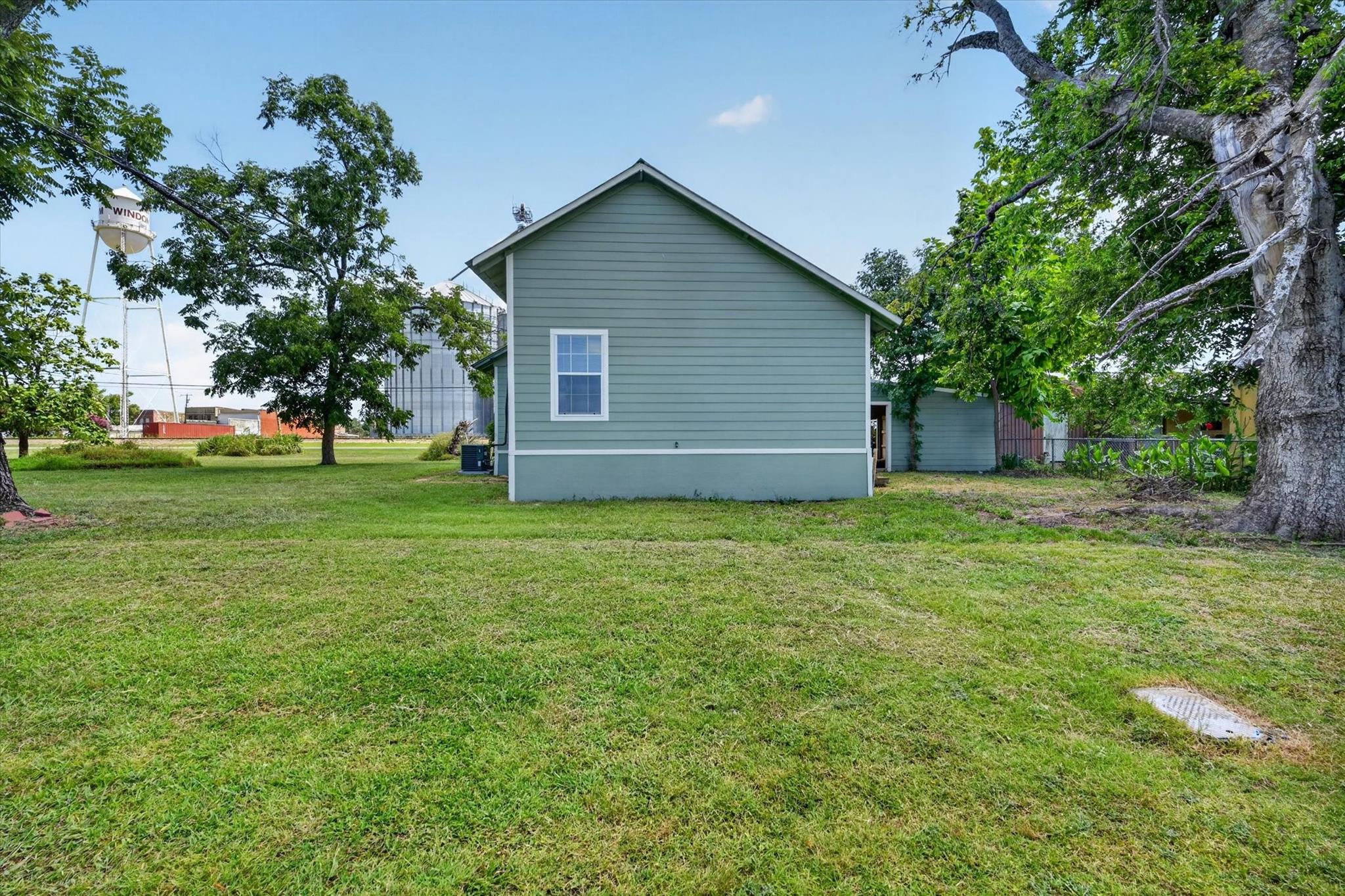 main property photo 29