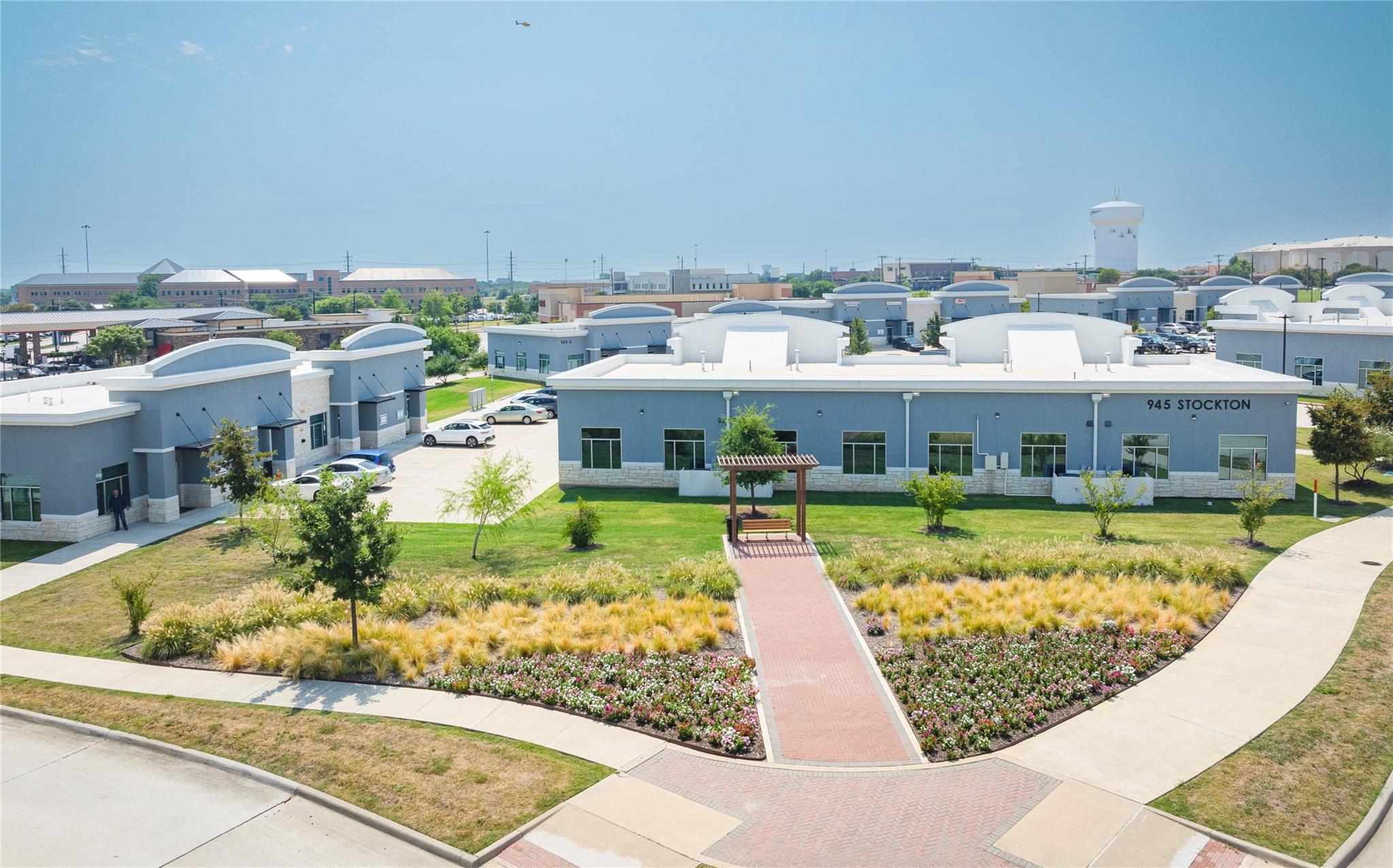 main property photo 4