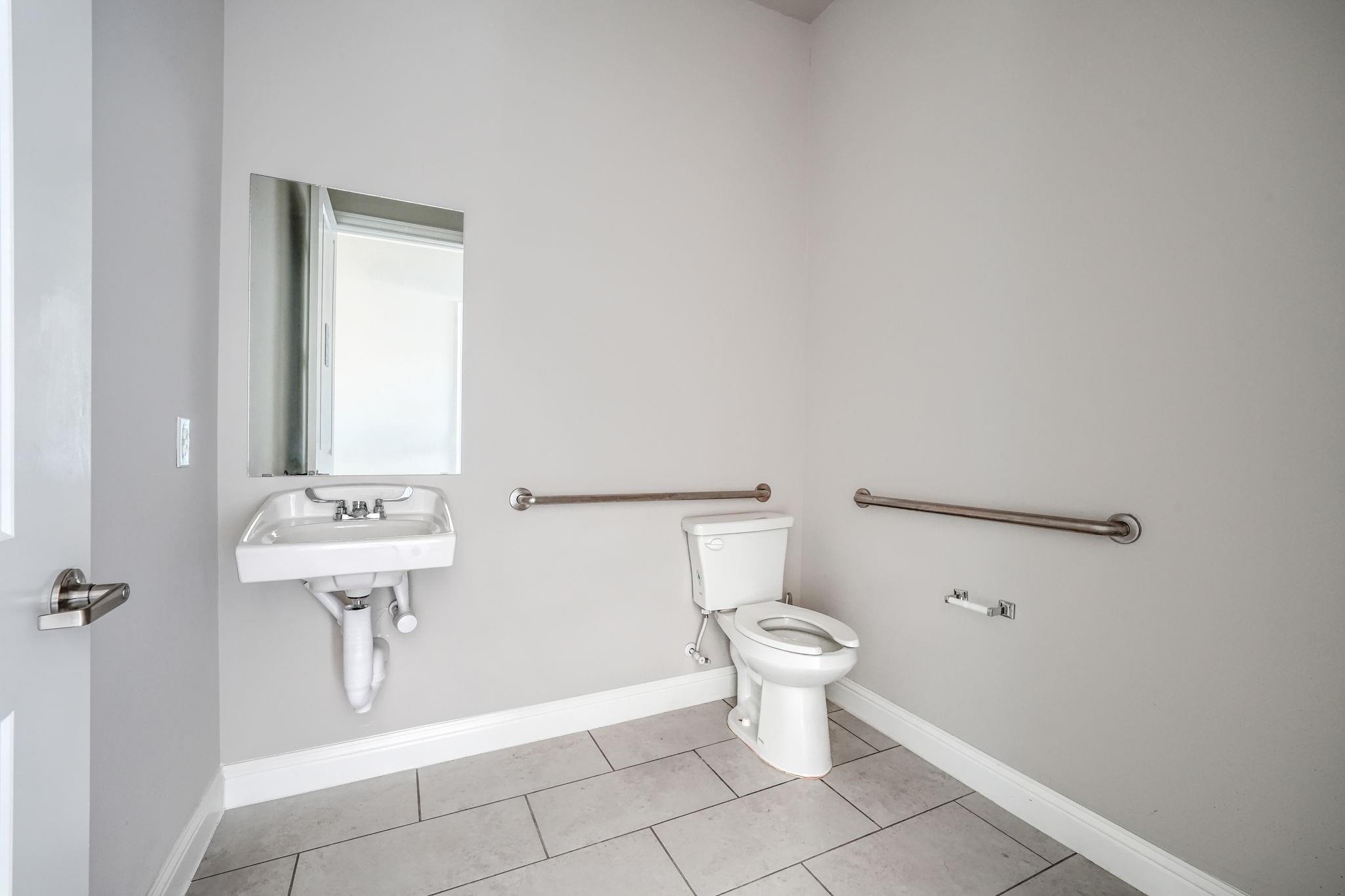 main property photo 8