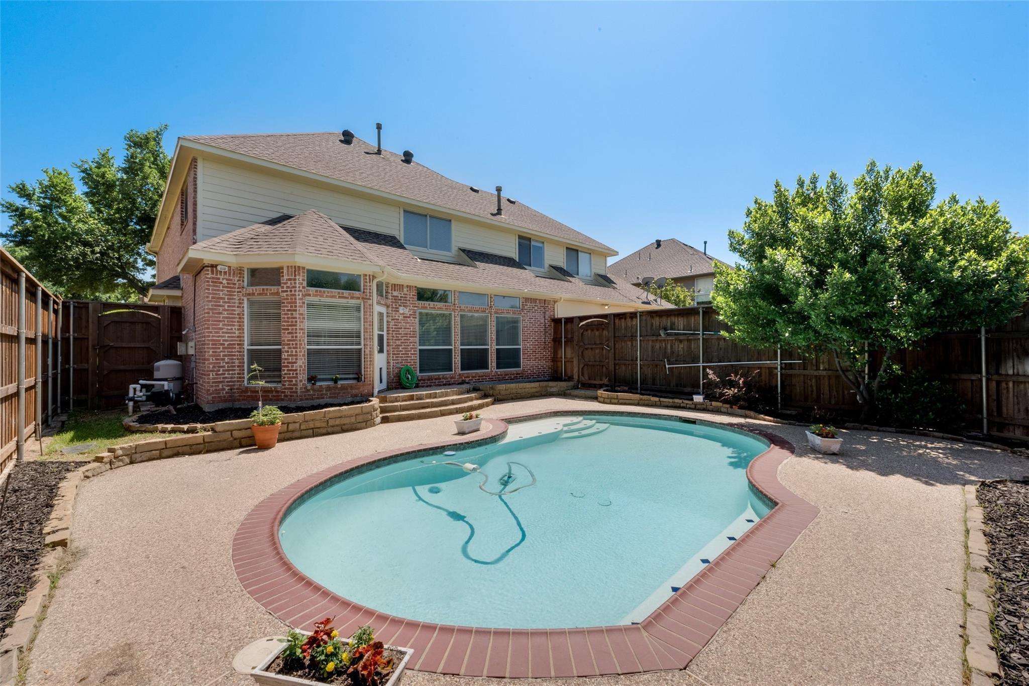 main property photo 17