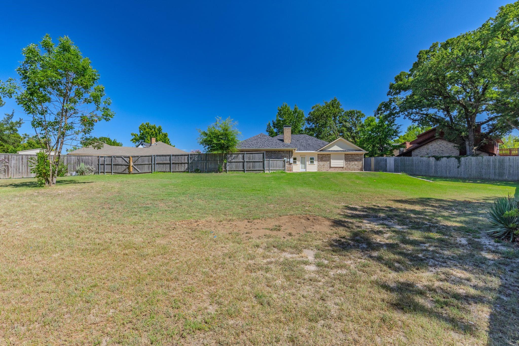 main property photo 13
