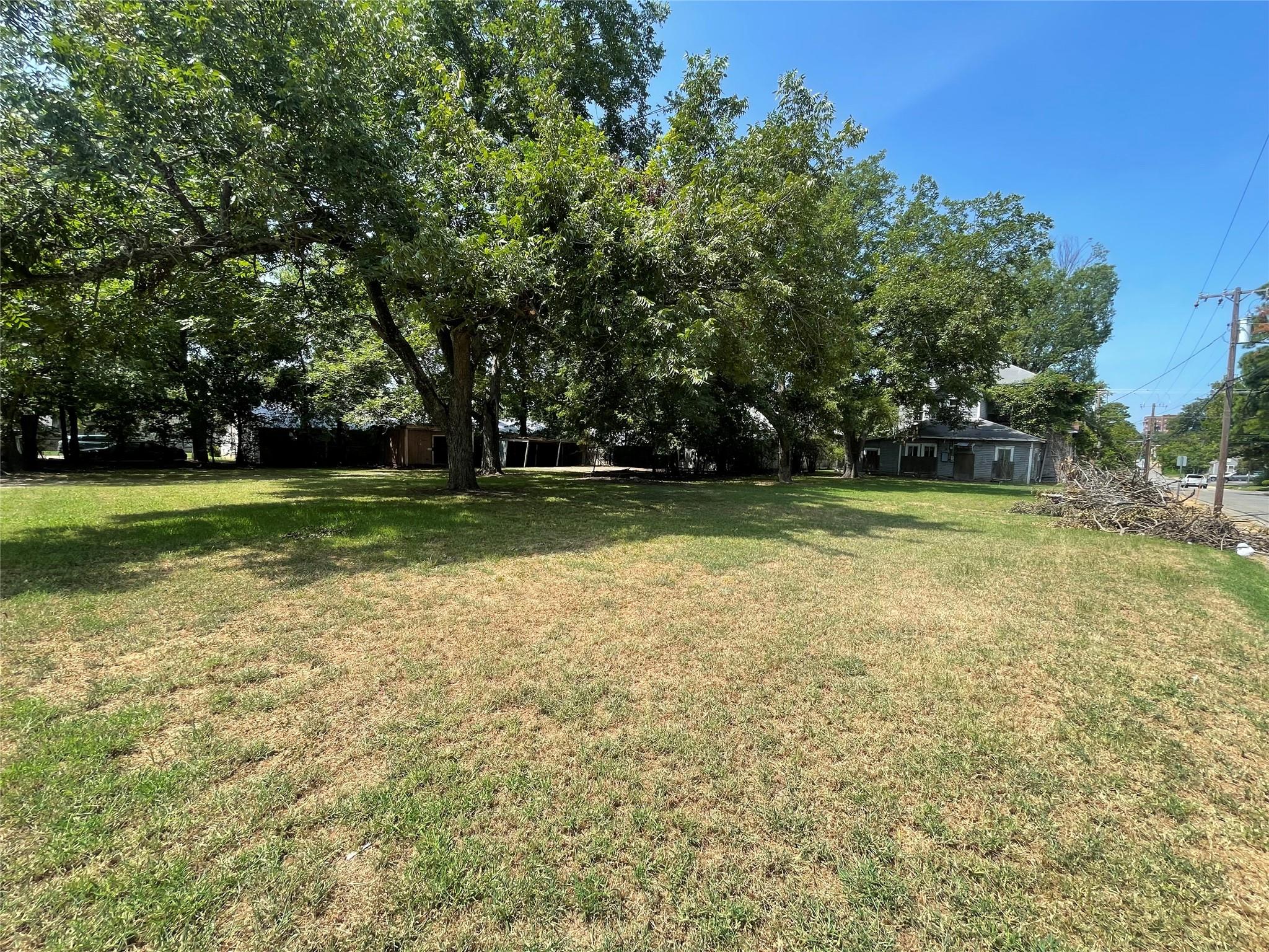 main property photo 14