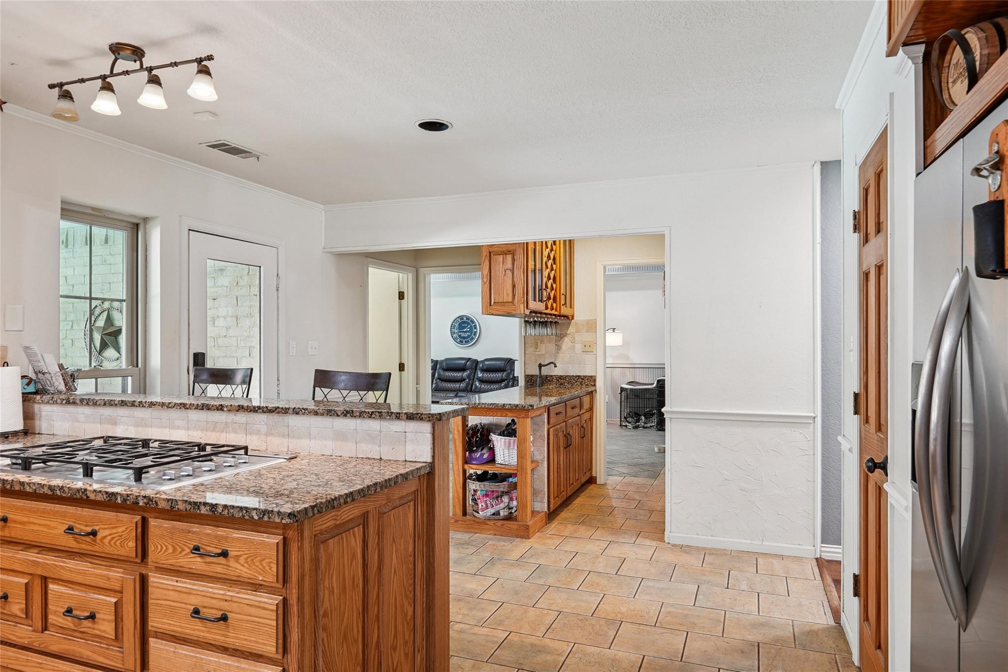 main property photo 12