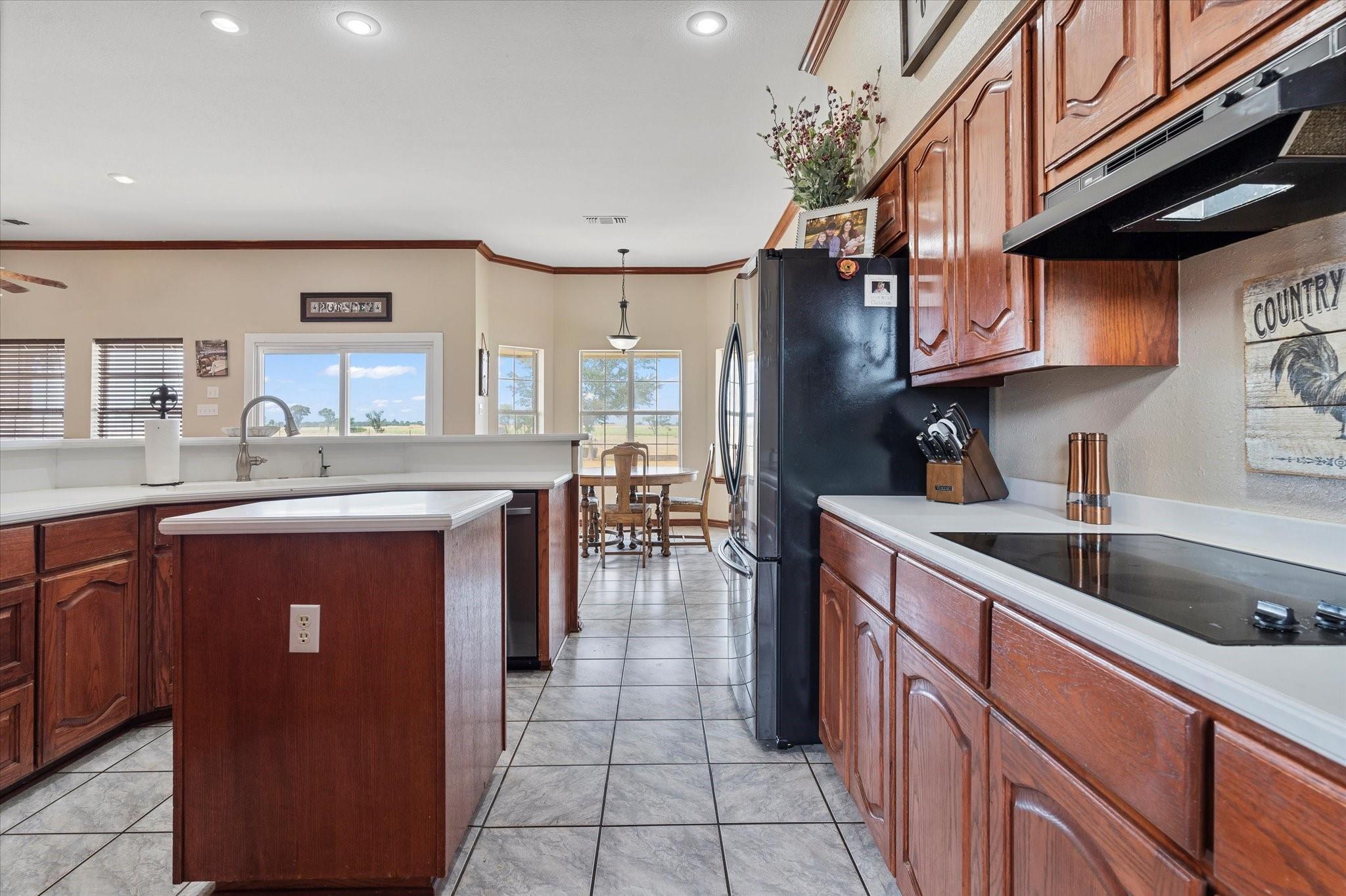 main property photo 13