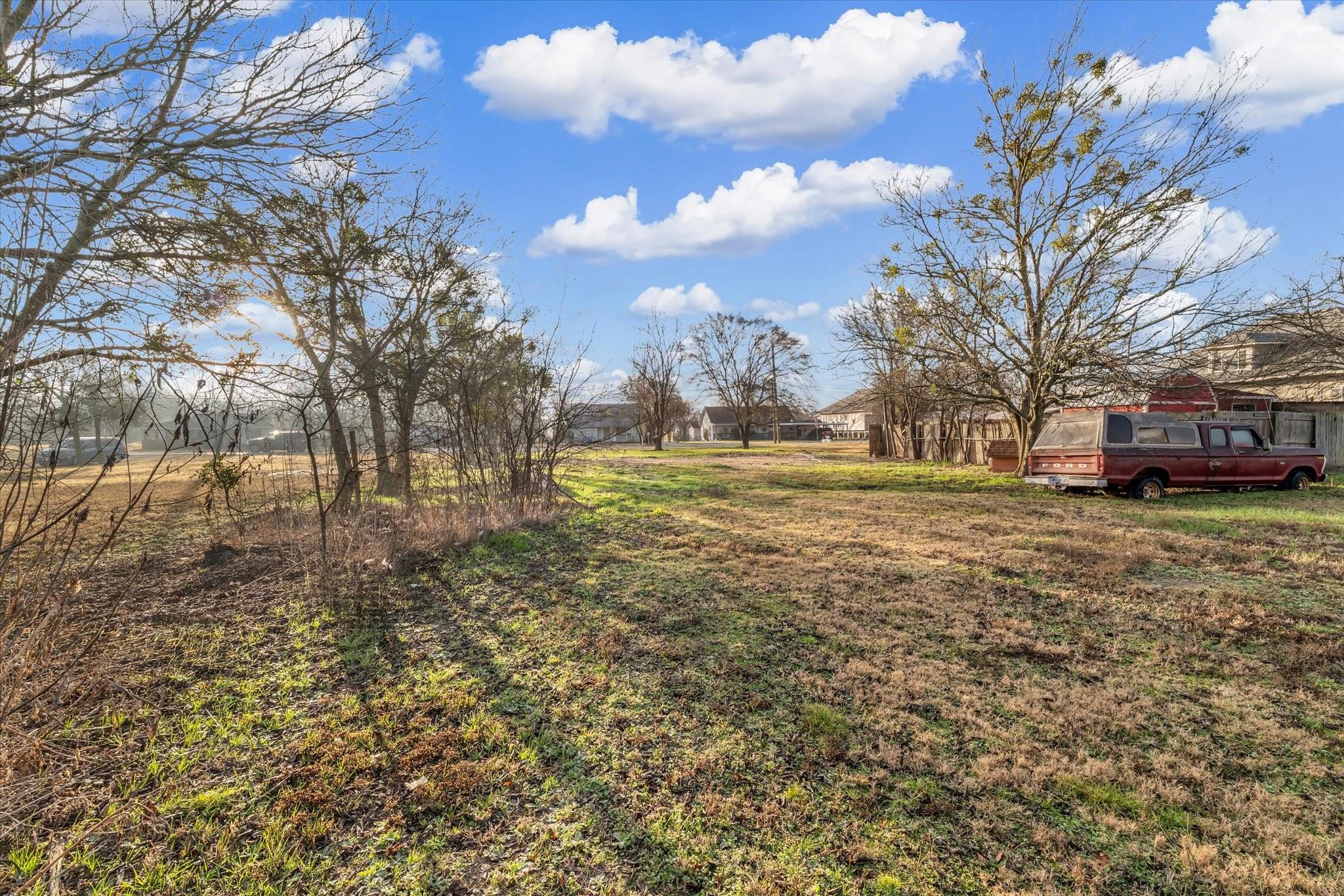 main property photo 13
