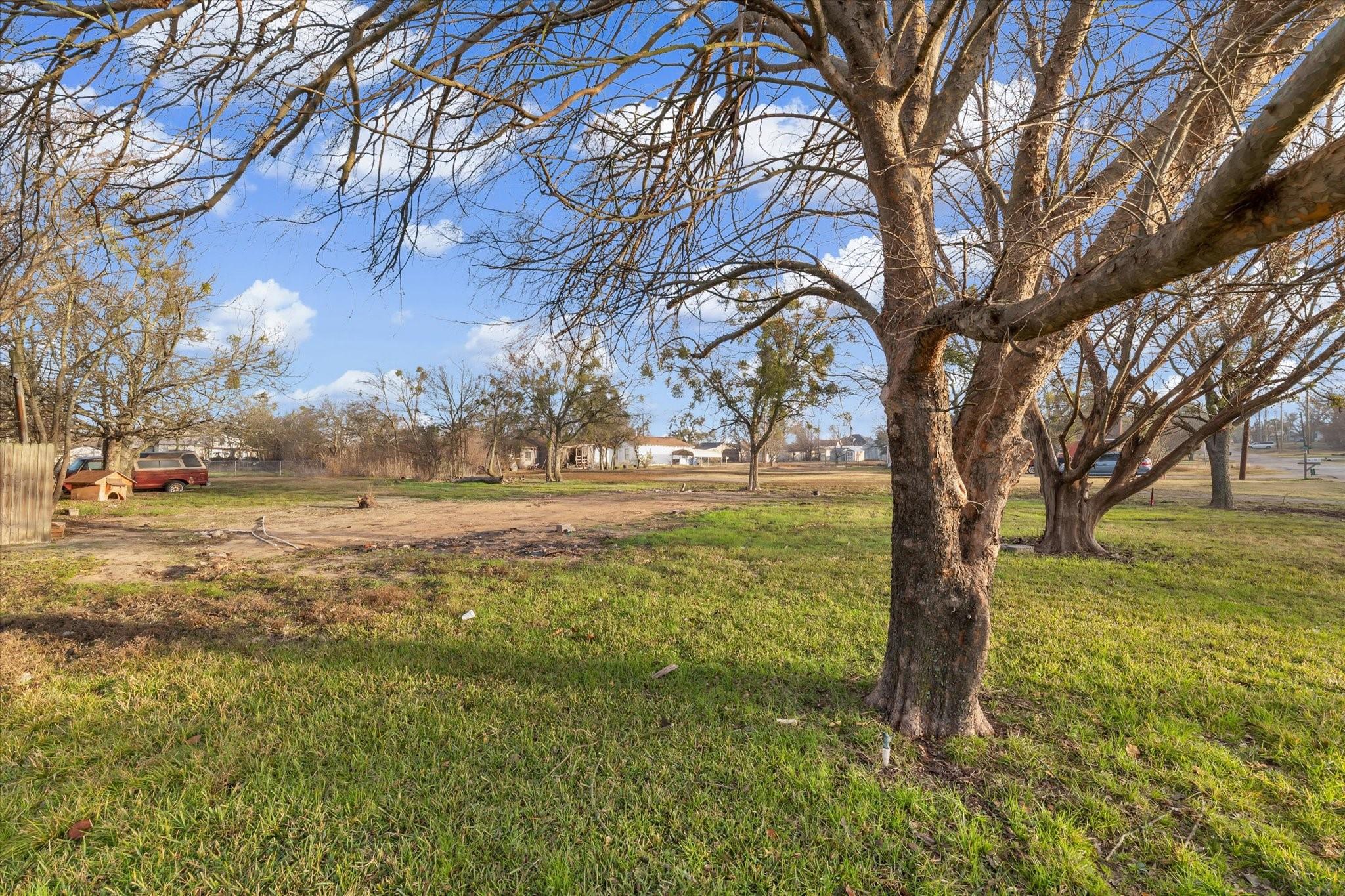main property photo 19