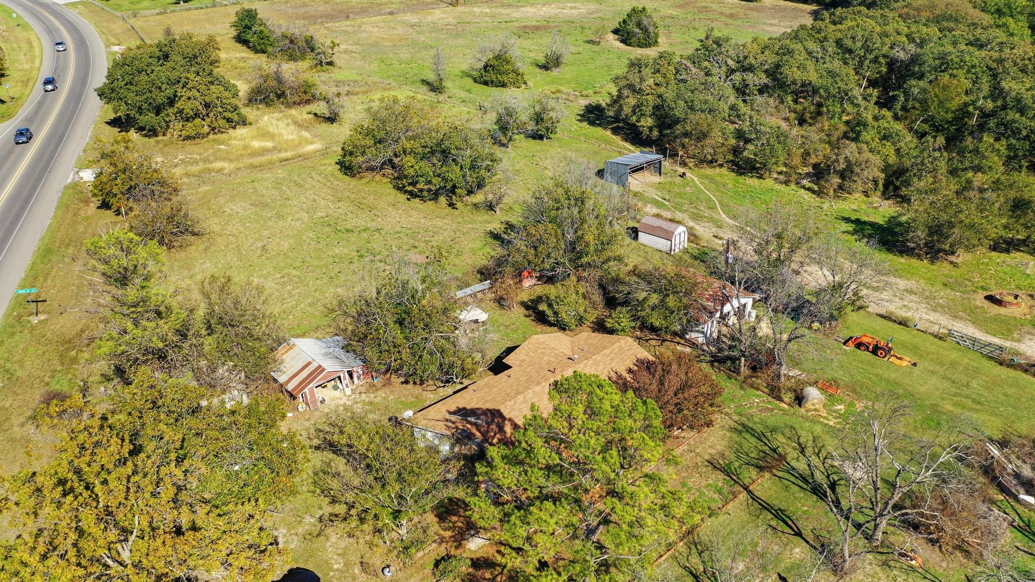 main property photo 9