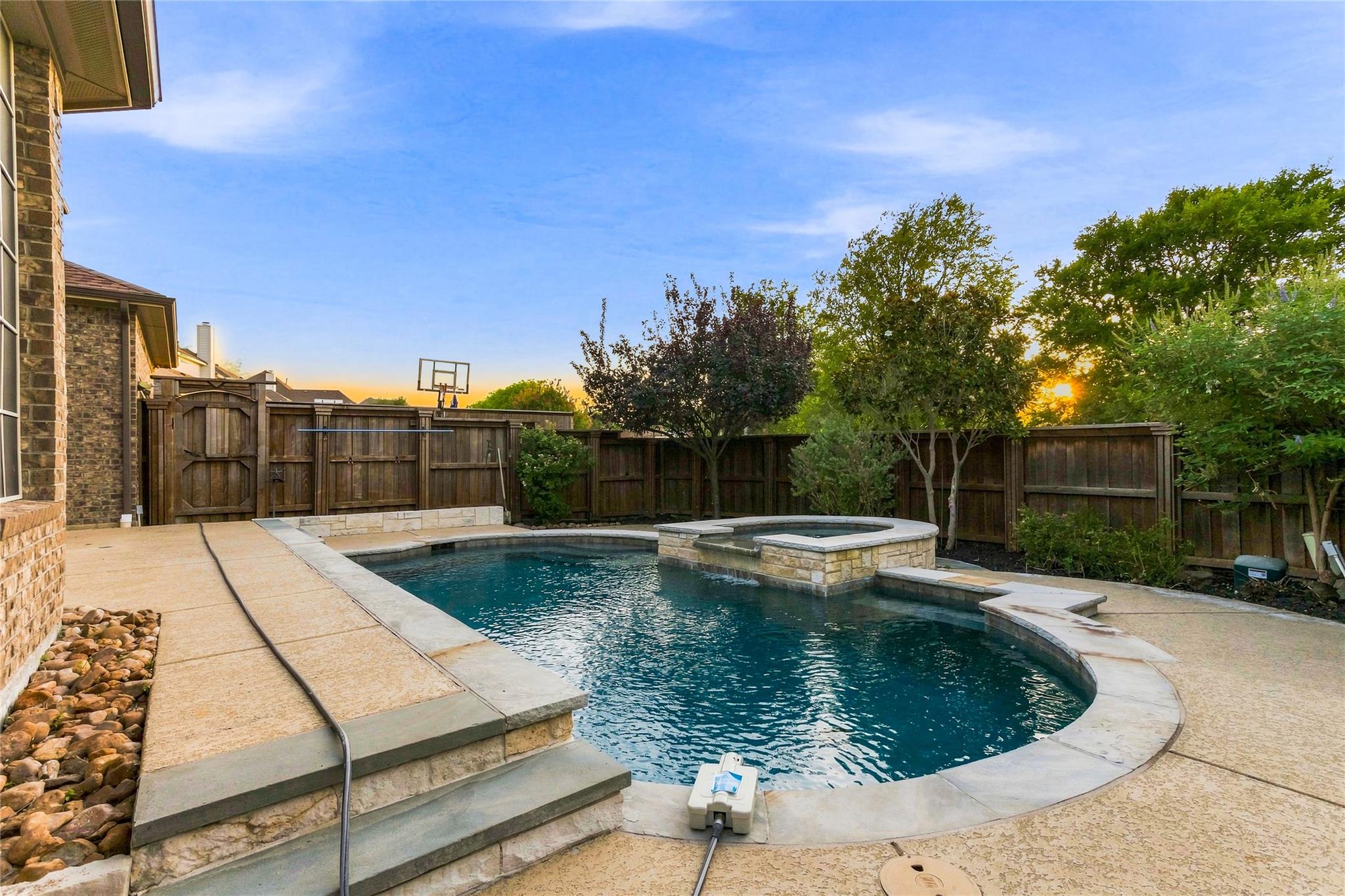 main property photo 34