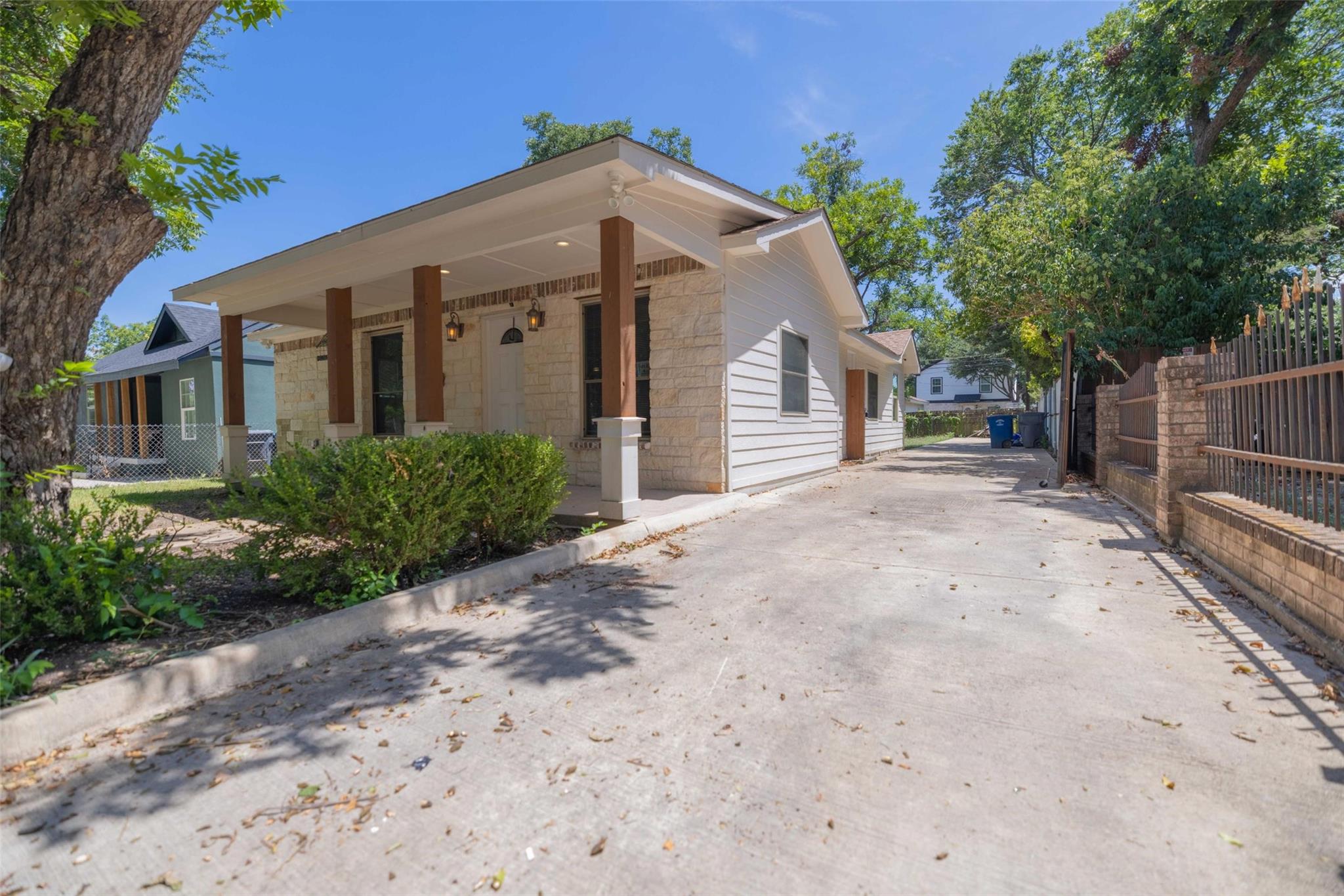 main property photo 14