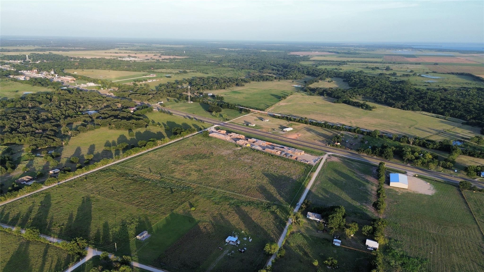 main property photo 16