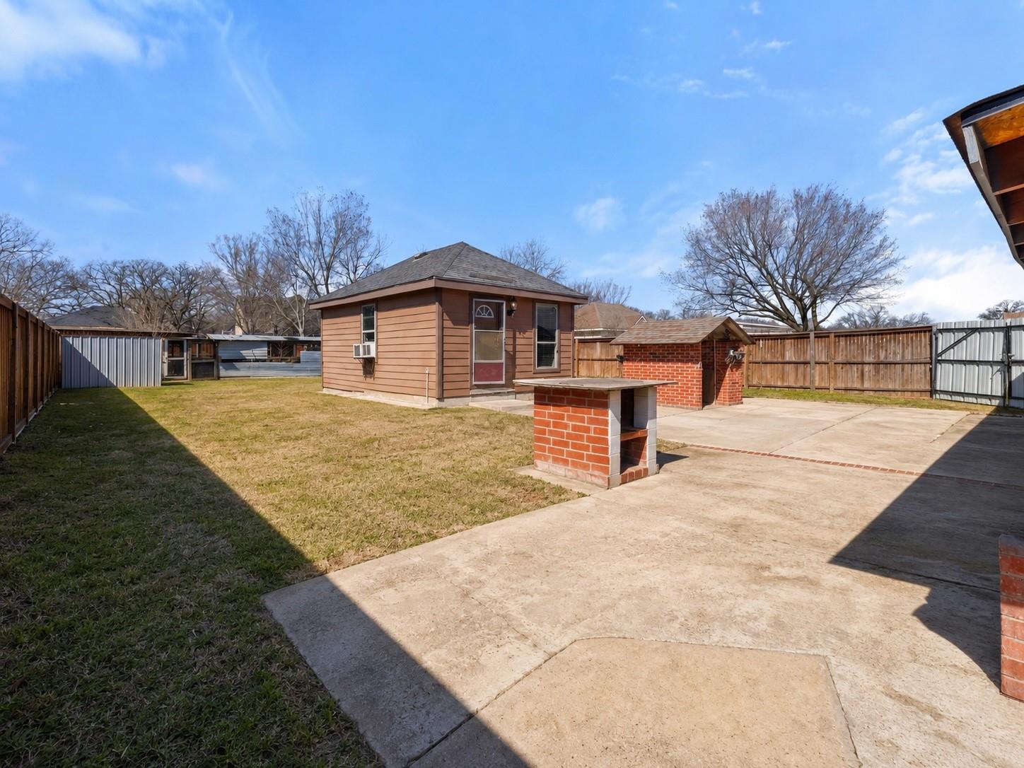 main property photo 12