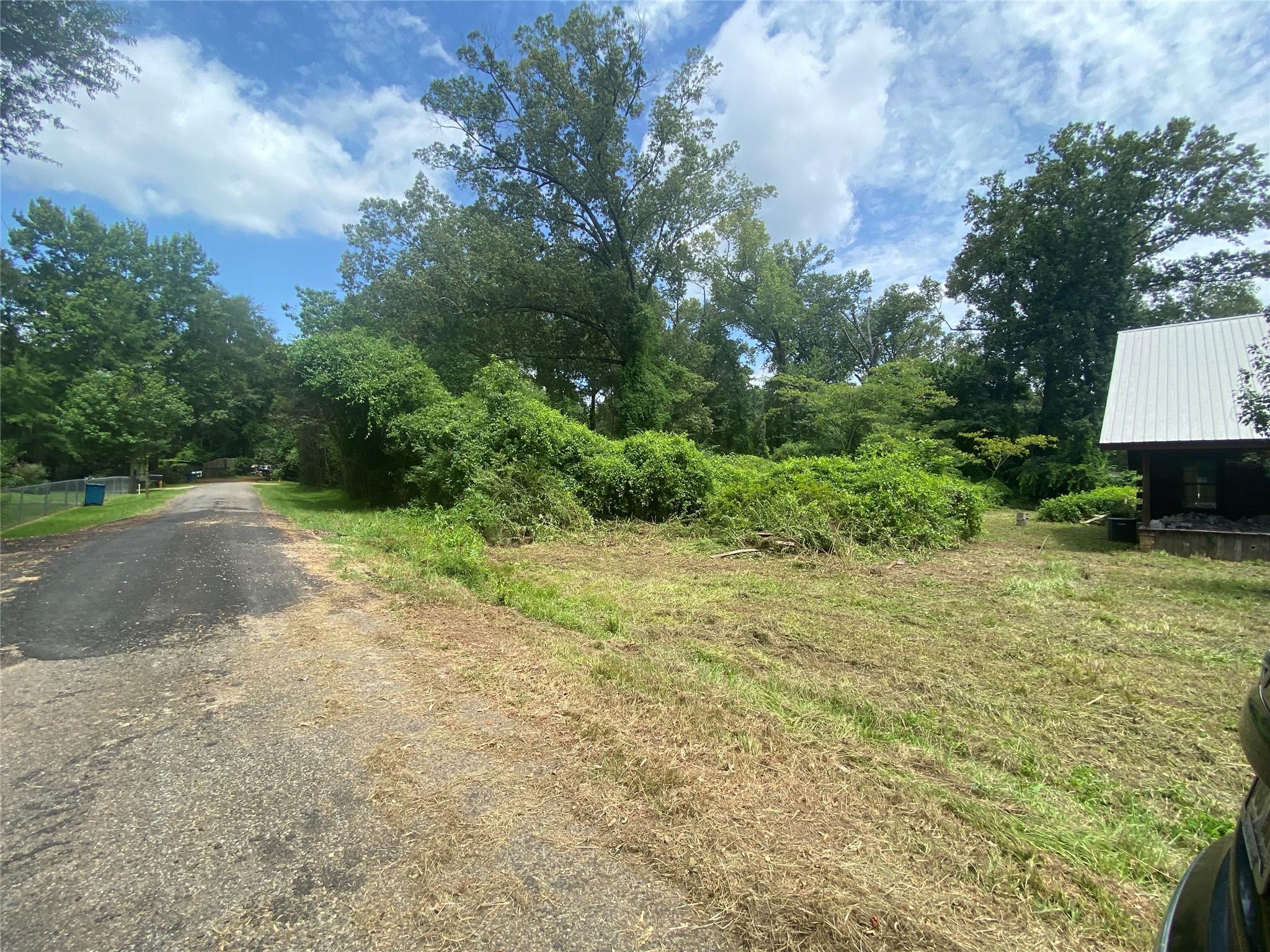 main property photo 34