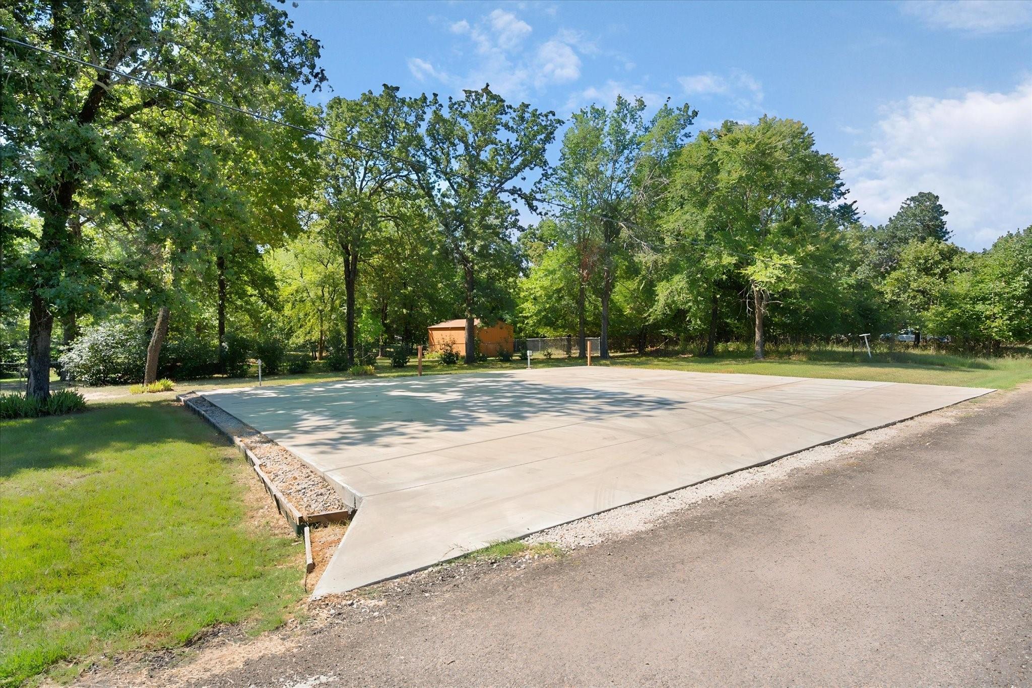 main property photo 38