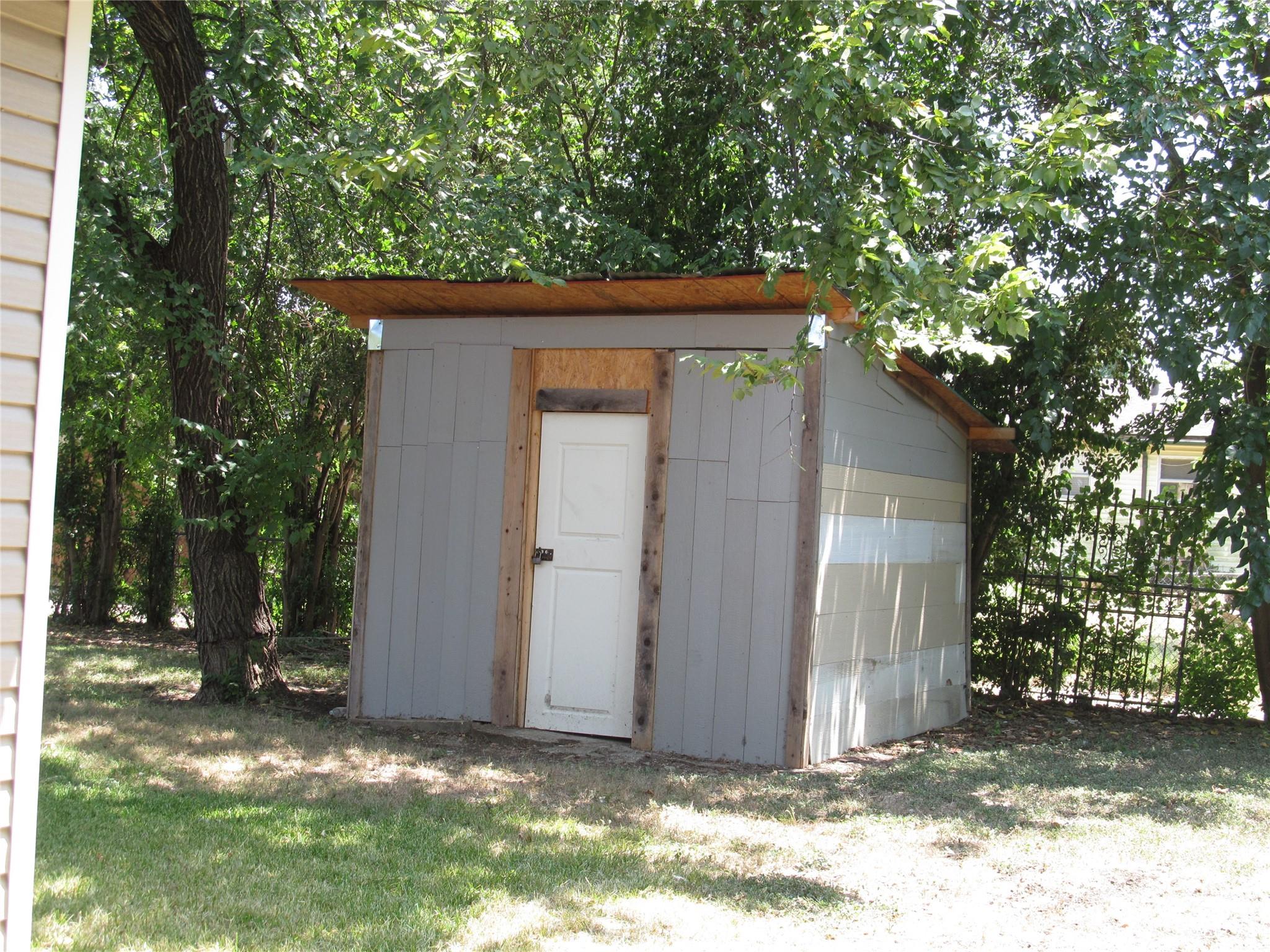 main property photo 16