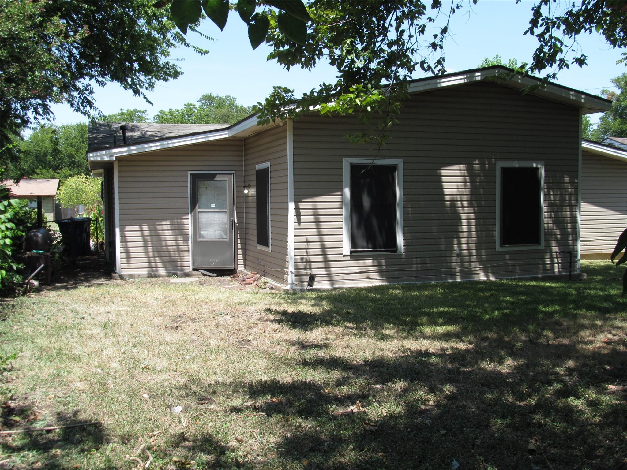 main property photo 20