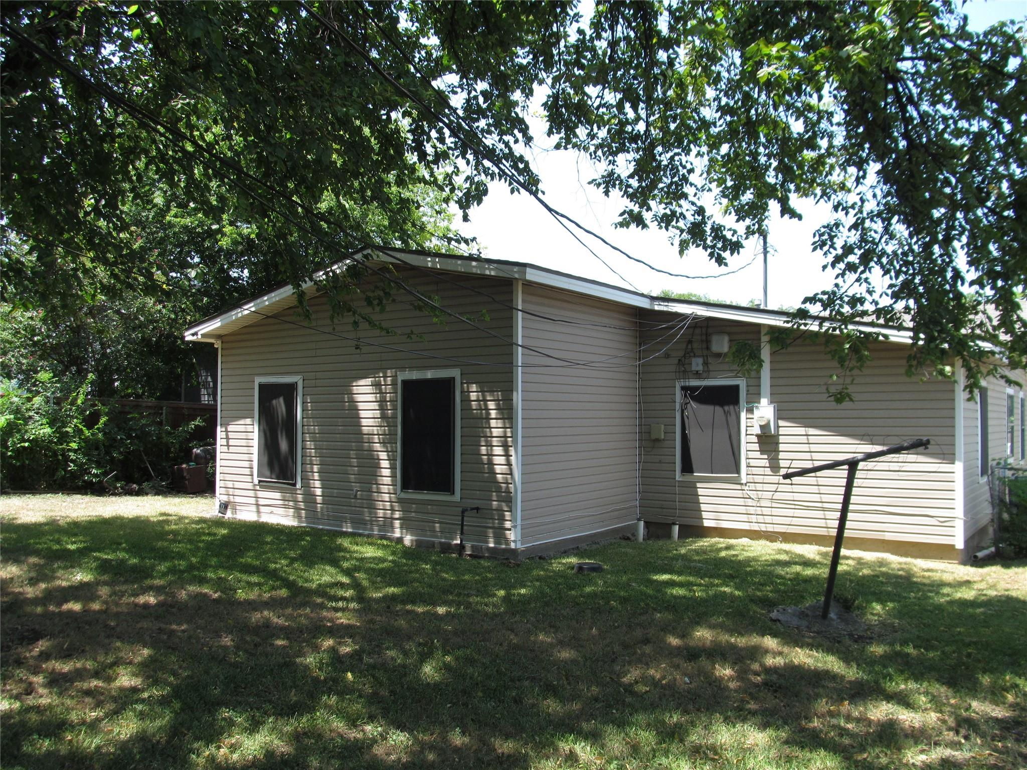 main property photo 28