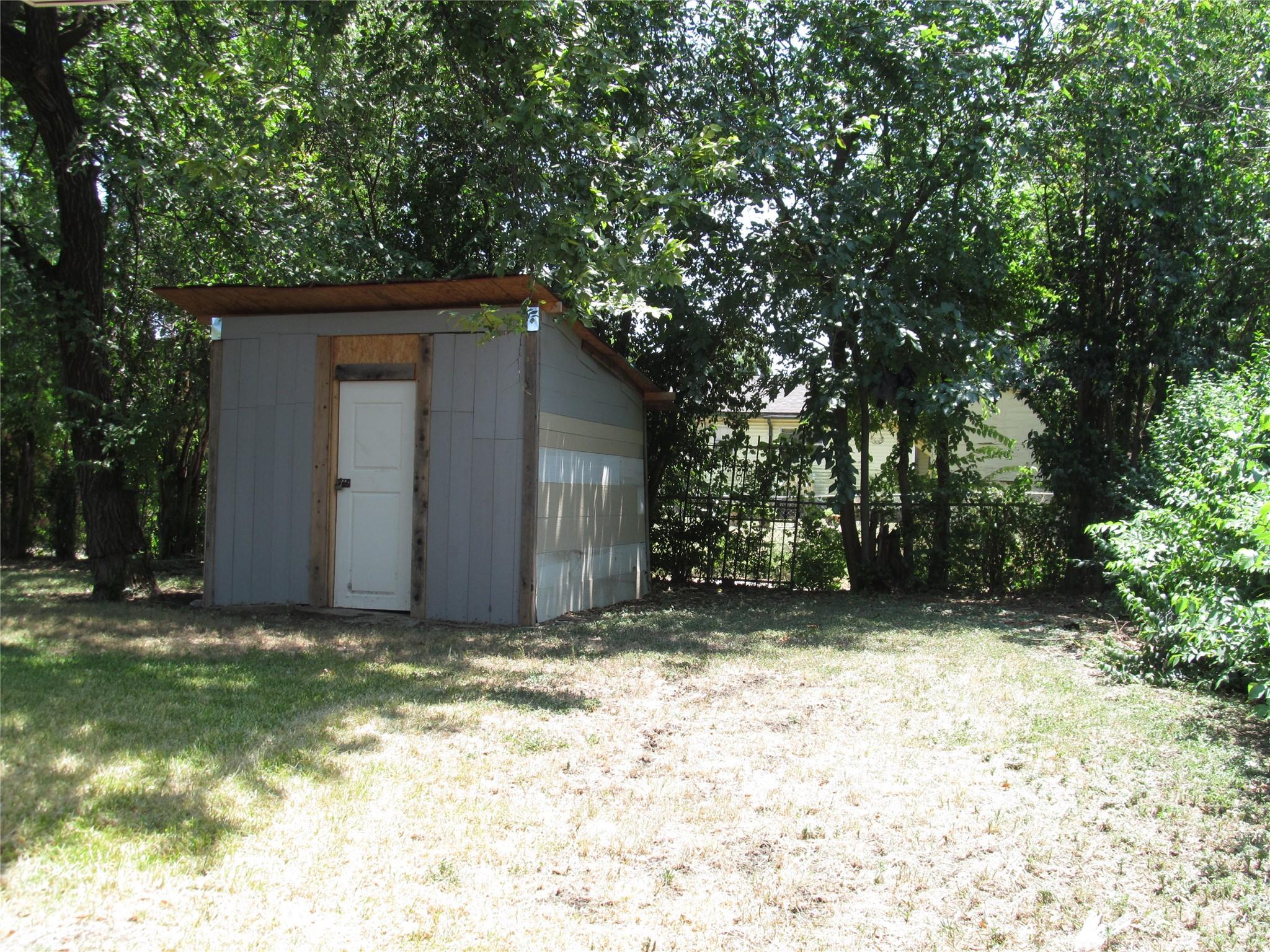 main property photo 38